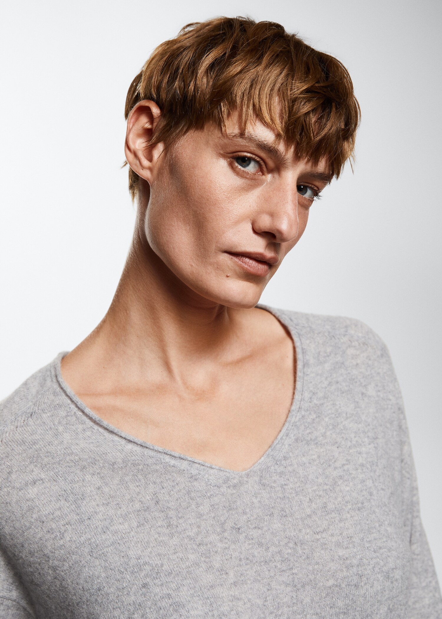 Pull-over 100 % cachemire col V - Détail de l'article 1