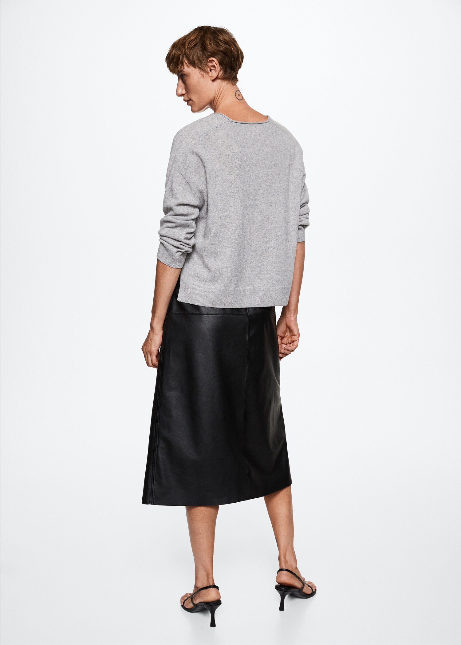 Pull-over 100 % cachemire col V - Verso de l’article