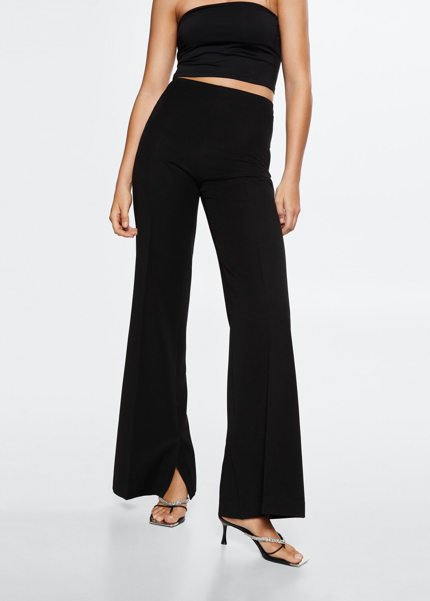 Pantalon évasé fluide - Plan moyen