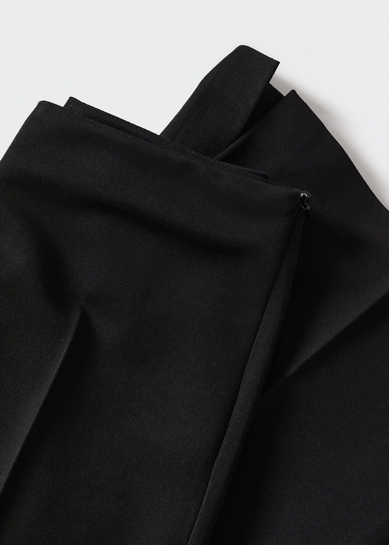 Flowy flared trousers - Details of the article 8