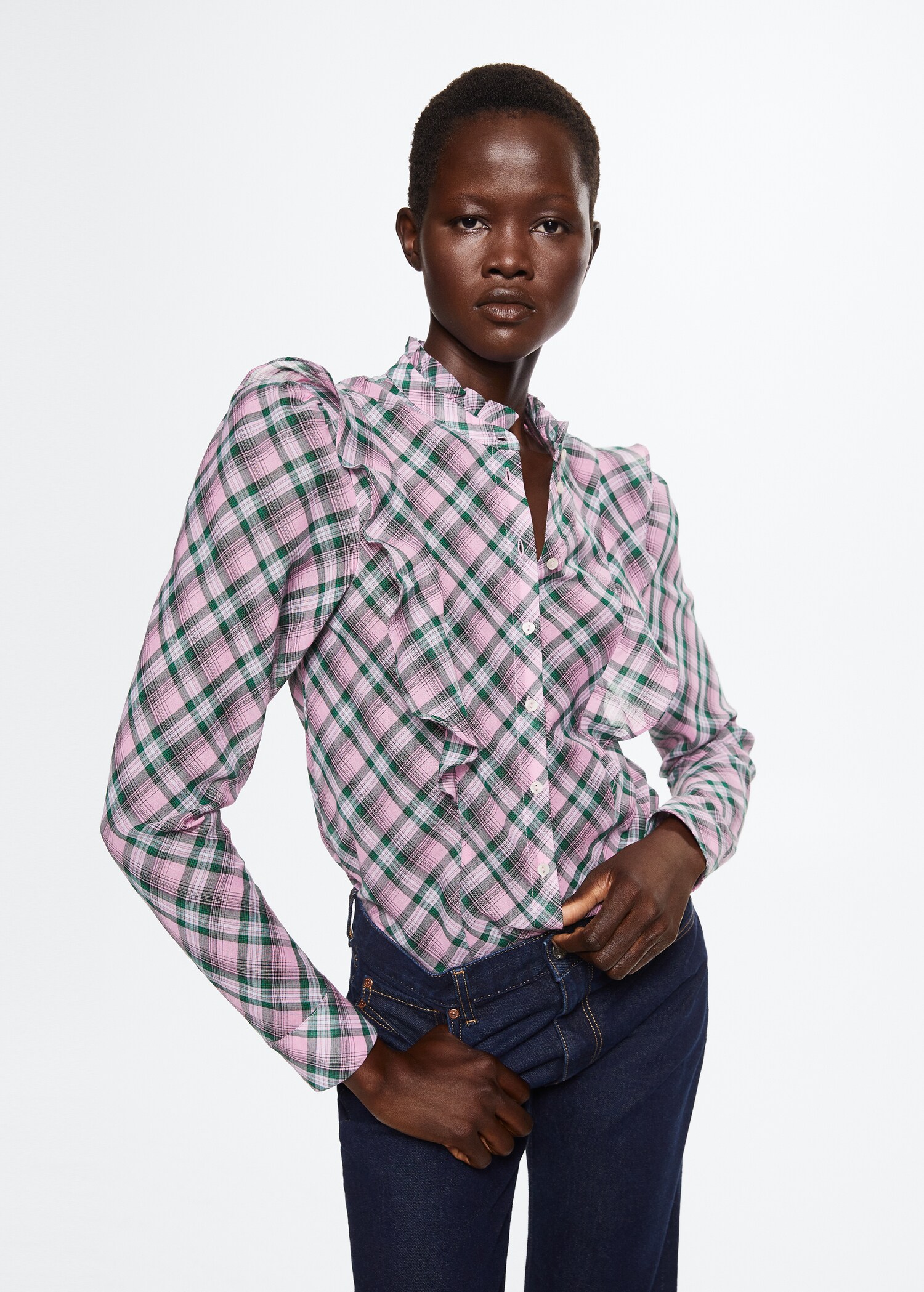Blouse à carreaux à volant - Plan moyen