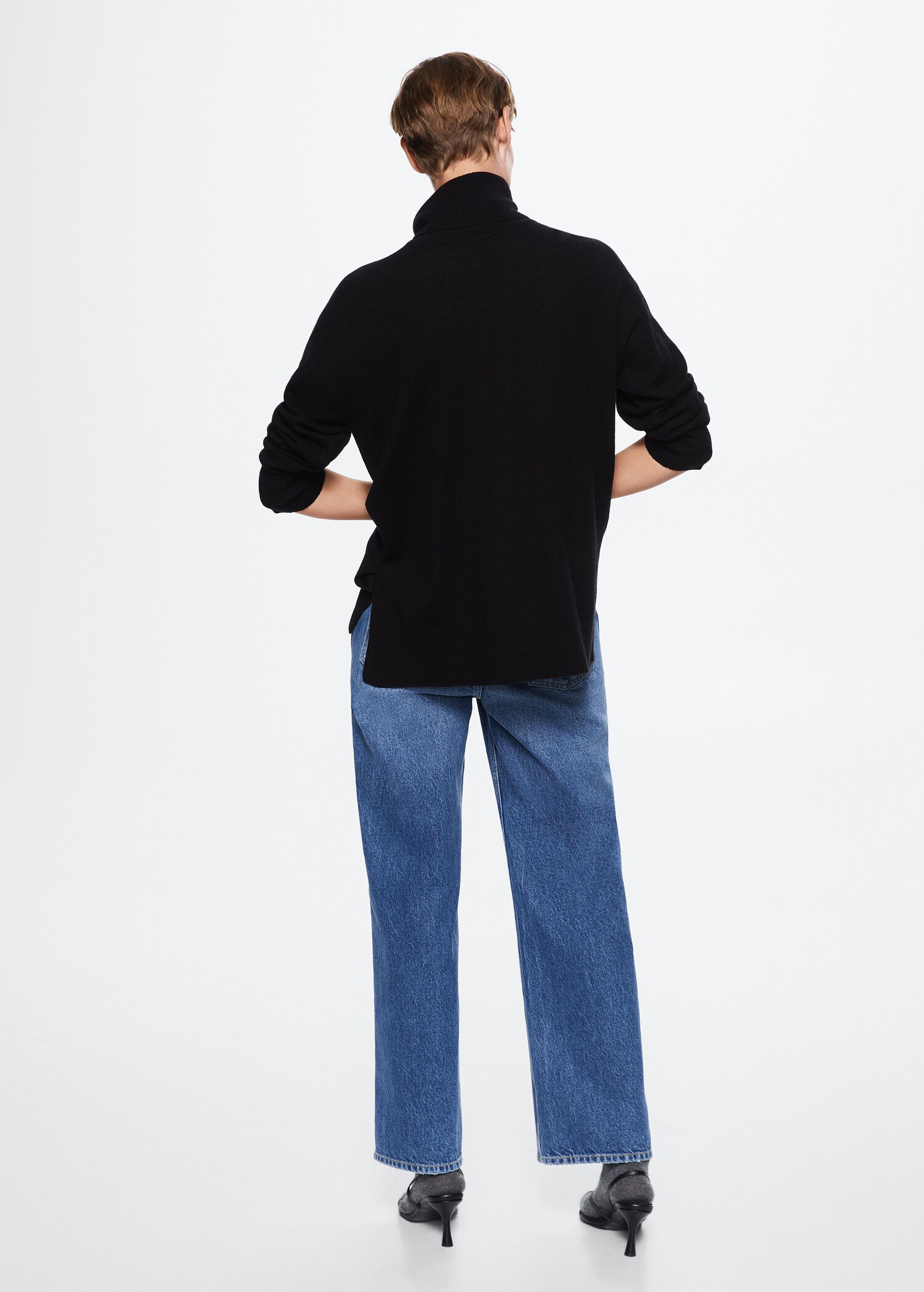 100% wool sweater - Reverse of the article