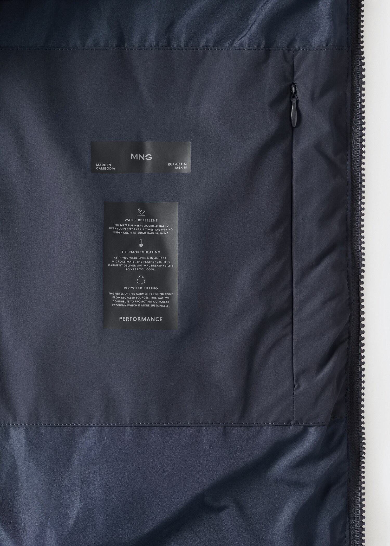 Short thermoregulating anorak - Details of the article 8