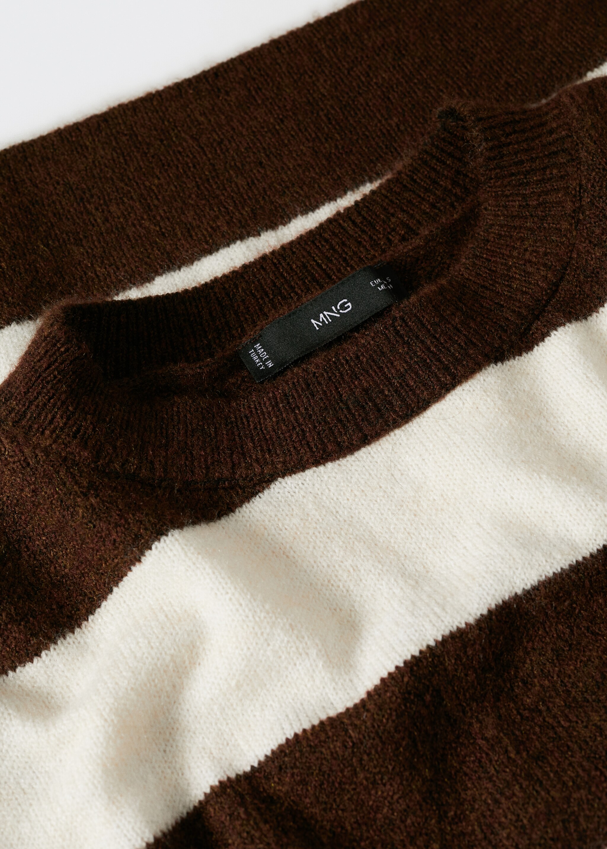 Round-neck striped sweater - Details of the article 8