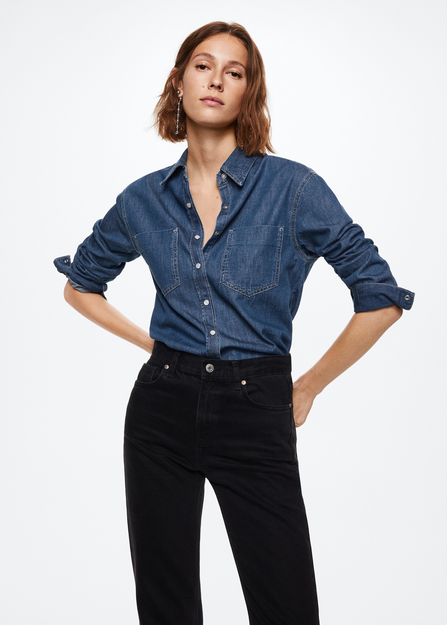 Chemise jean poches - Plan moyen