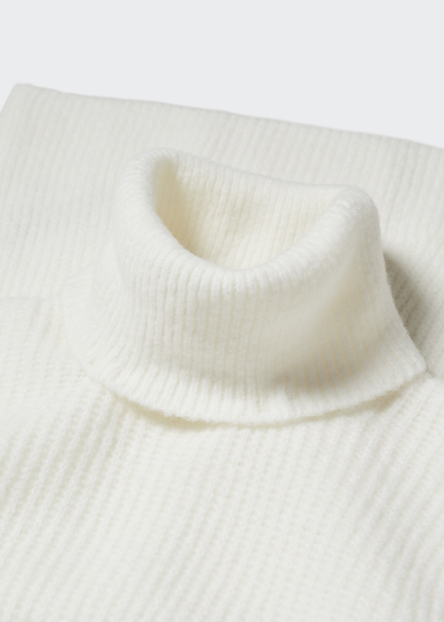 Turtle neck sweater - Details of the article 8