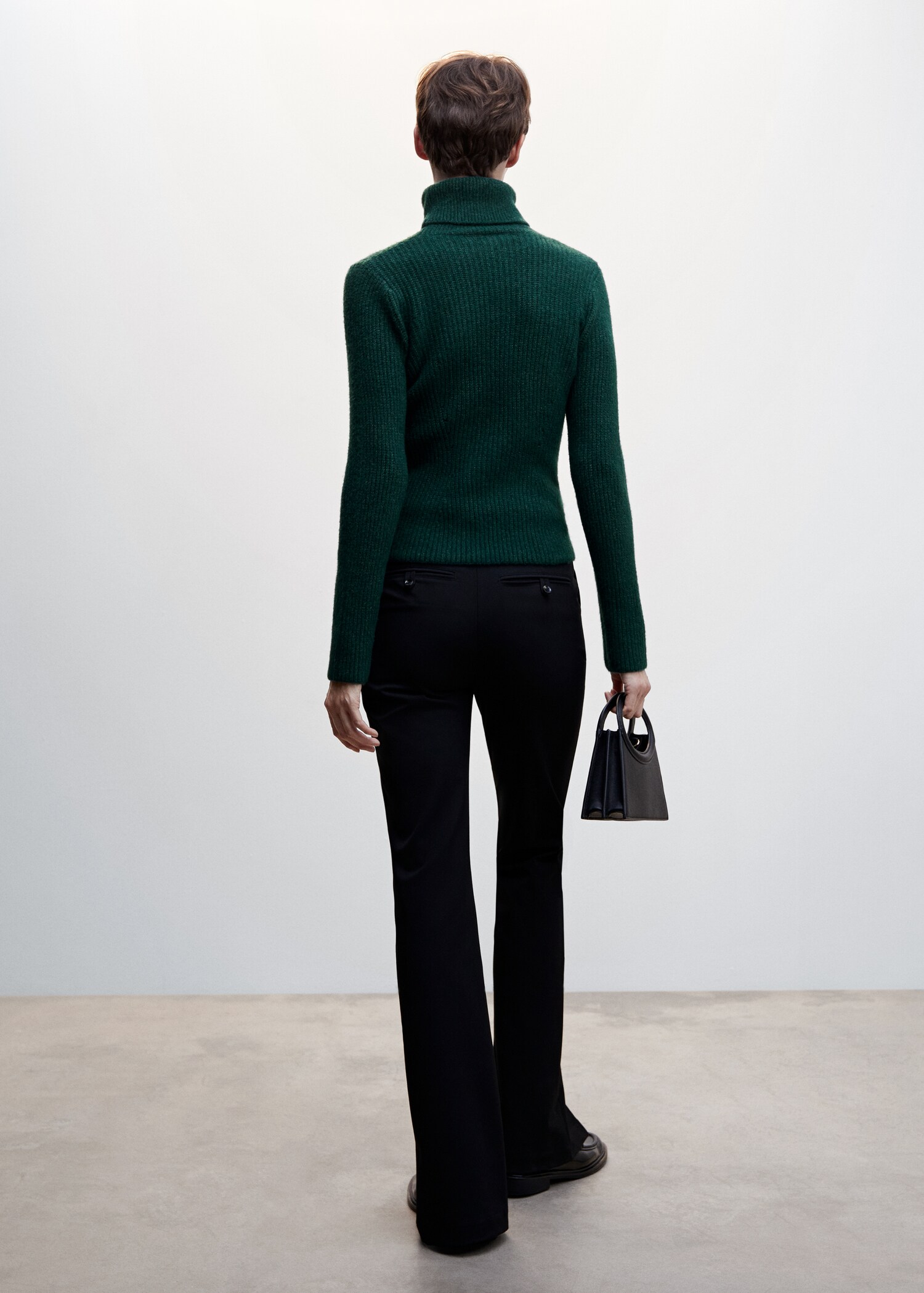 Turtle neck sweater - Reverse of the article