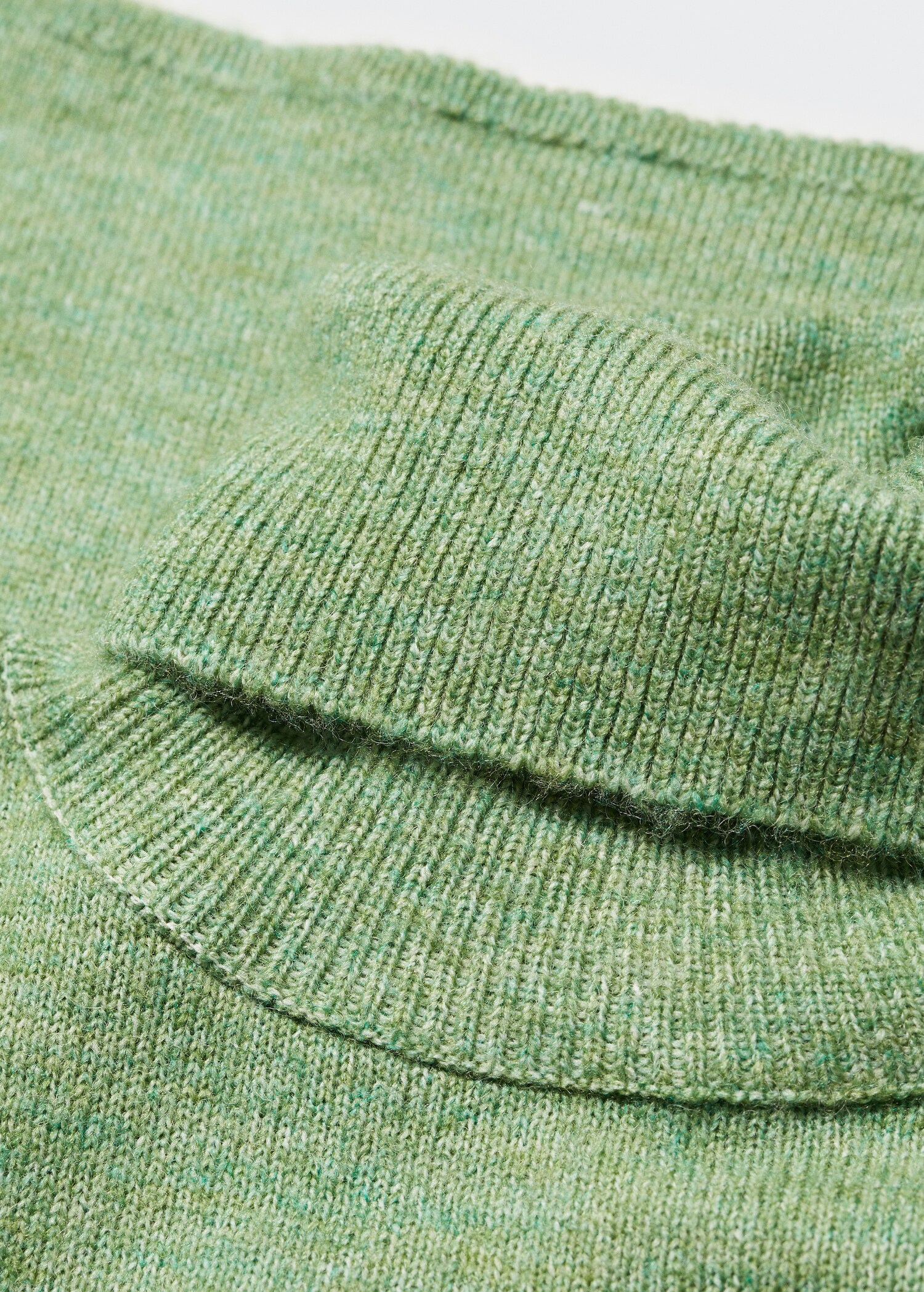 Turtleneck knitted sweater - Details of the article 8