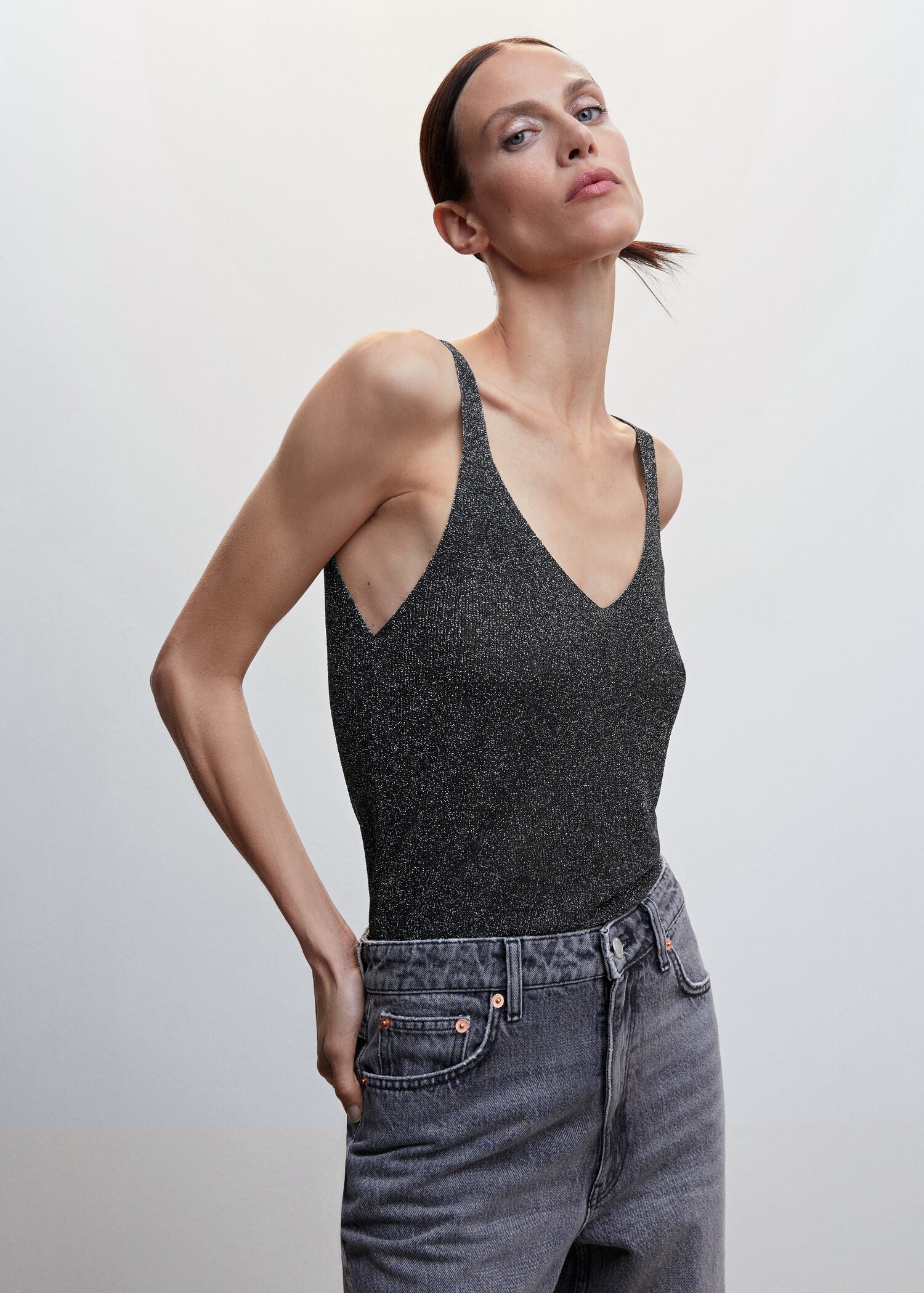 V-neck strapless top - Details of the article 6