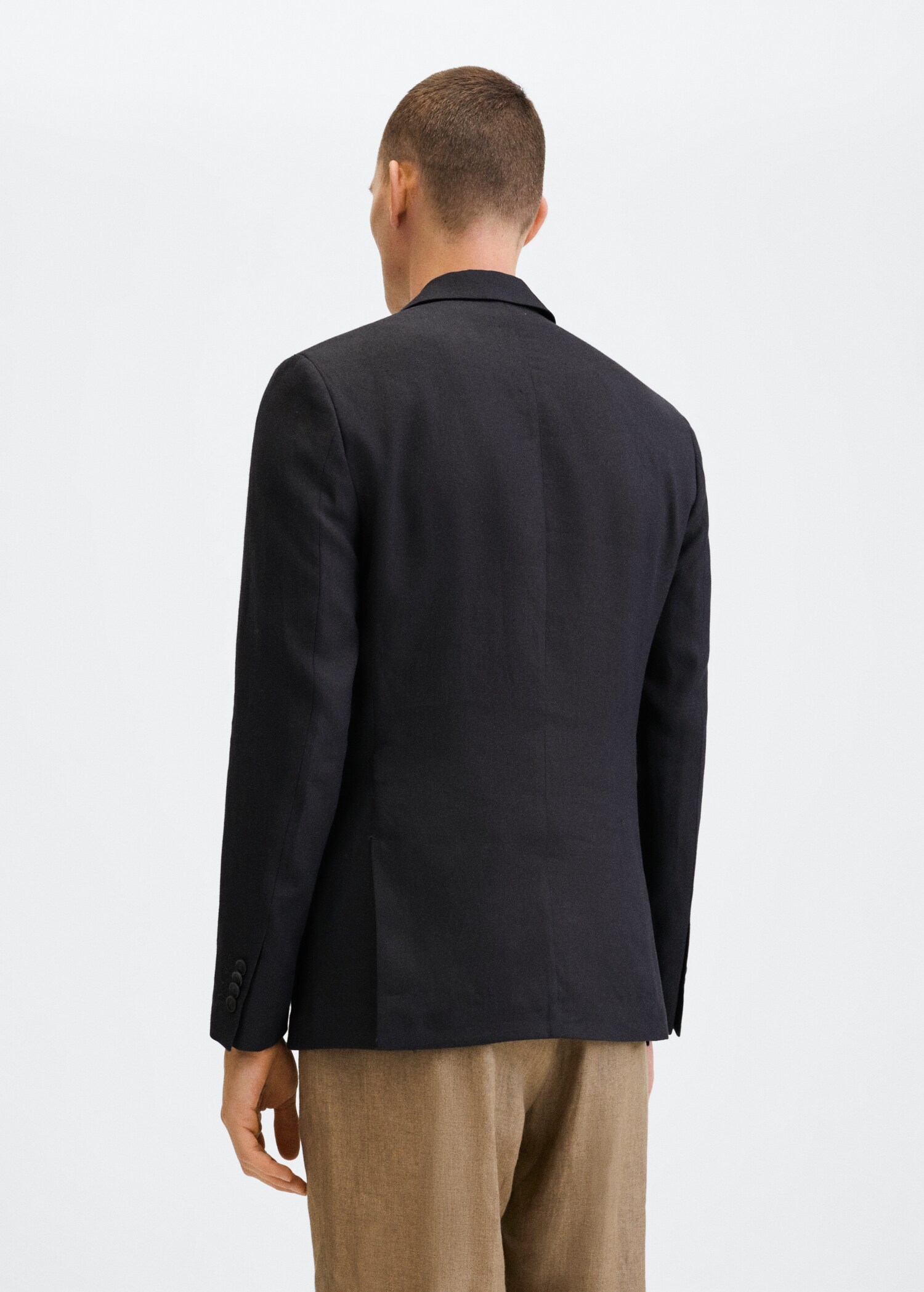 Blazer slim fit de 100% linho - Verso do artigo