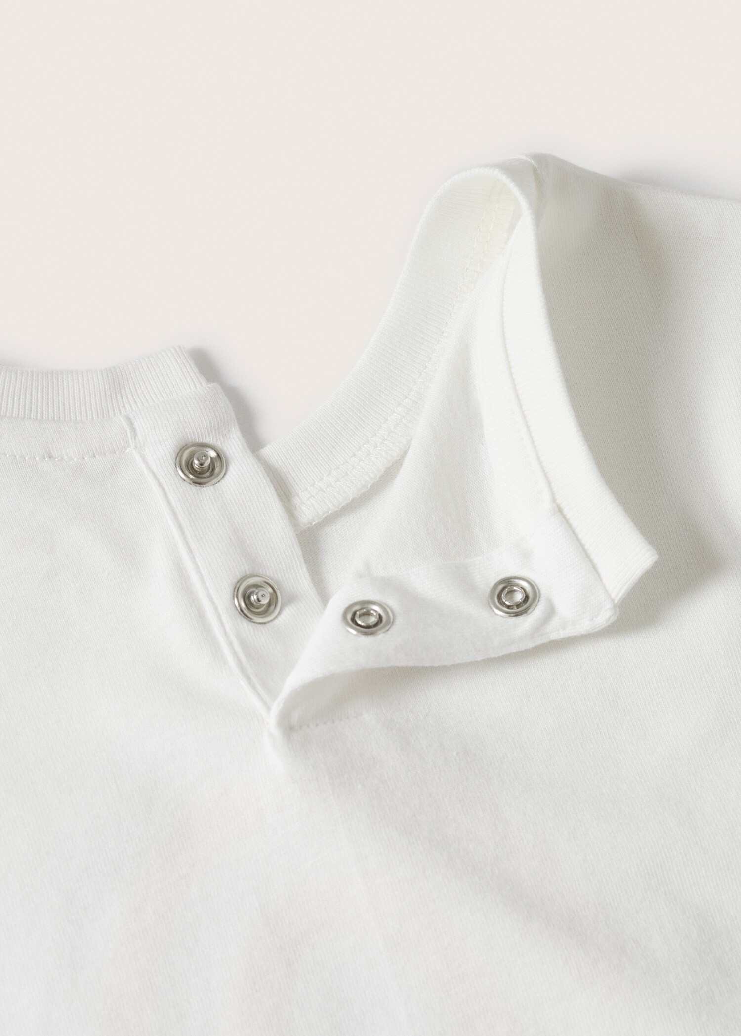 Textured cotton T-shirt - Details of the article 9