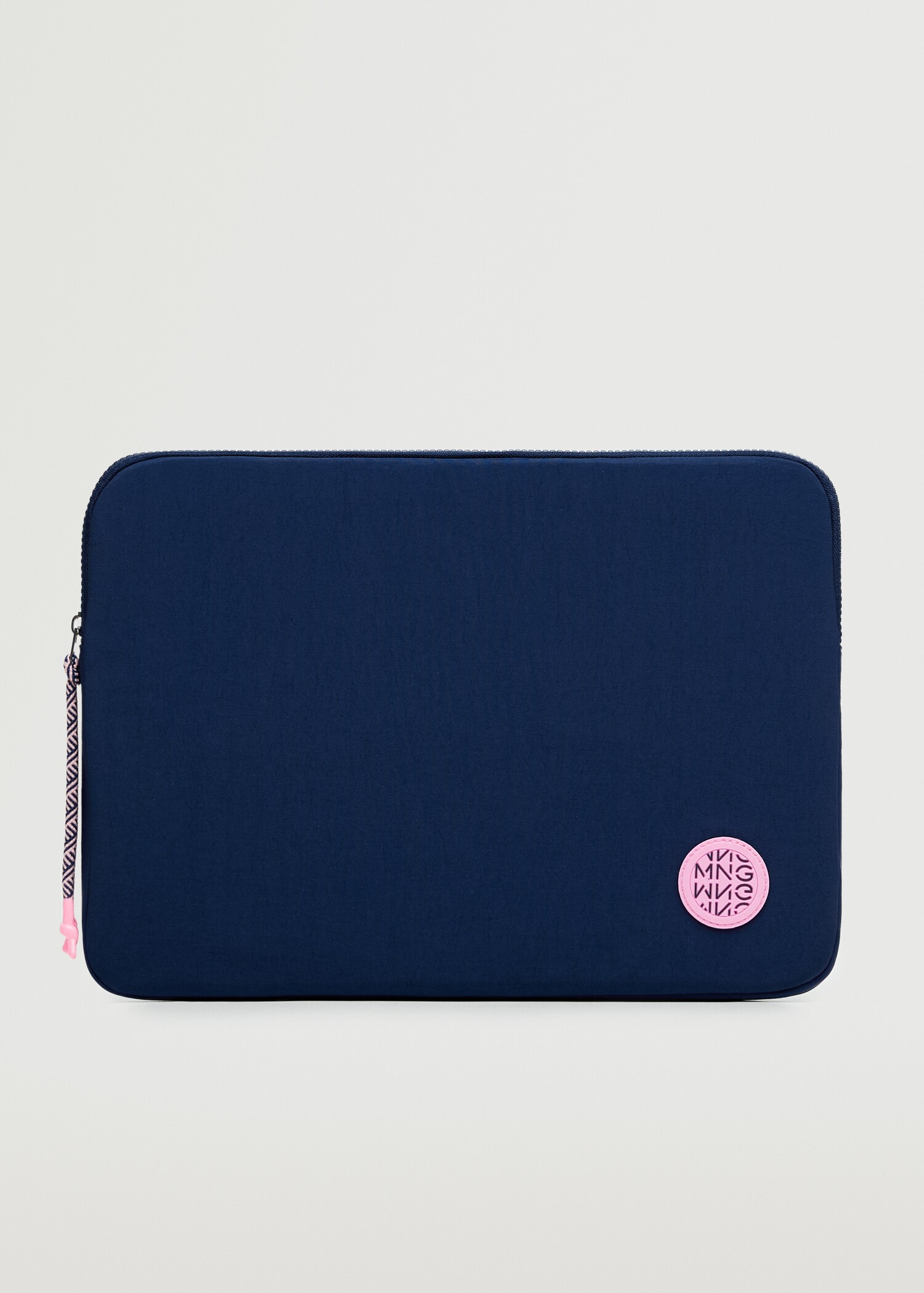 Laptop case with knot detail - Article without model