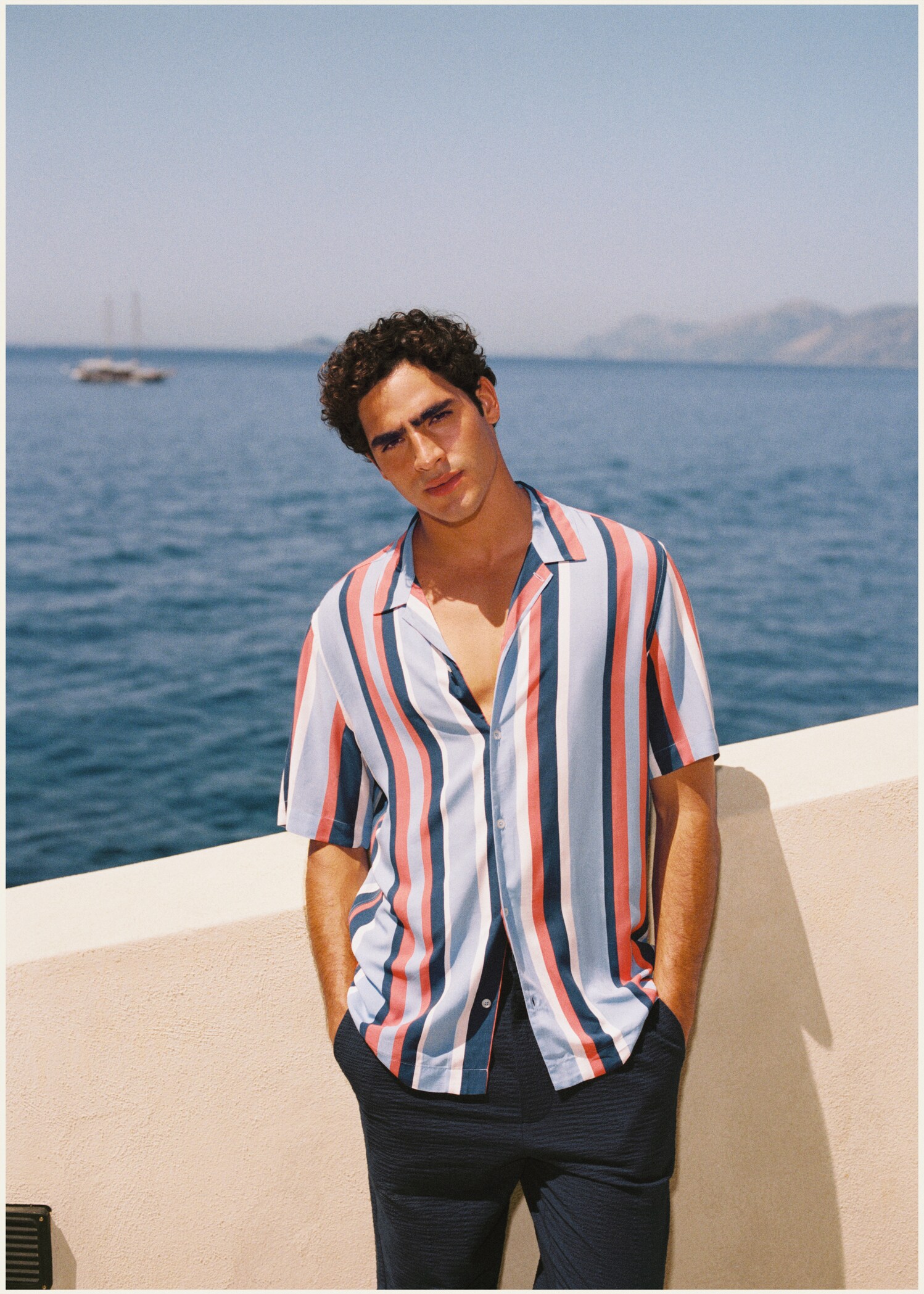 Striped flowy shirt - Details of the article 5