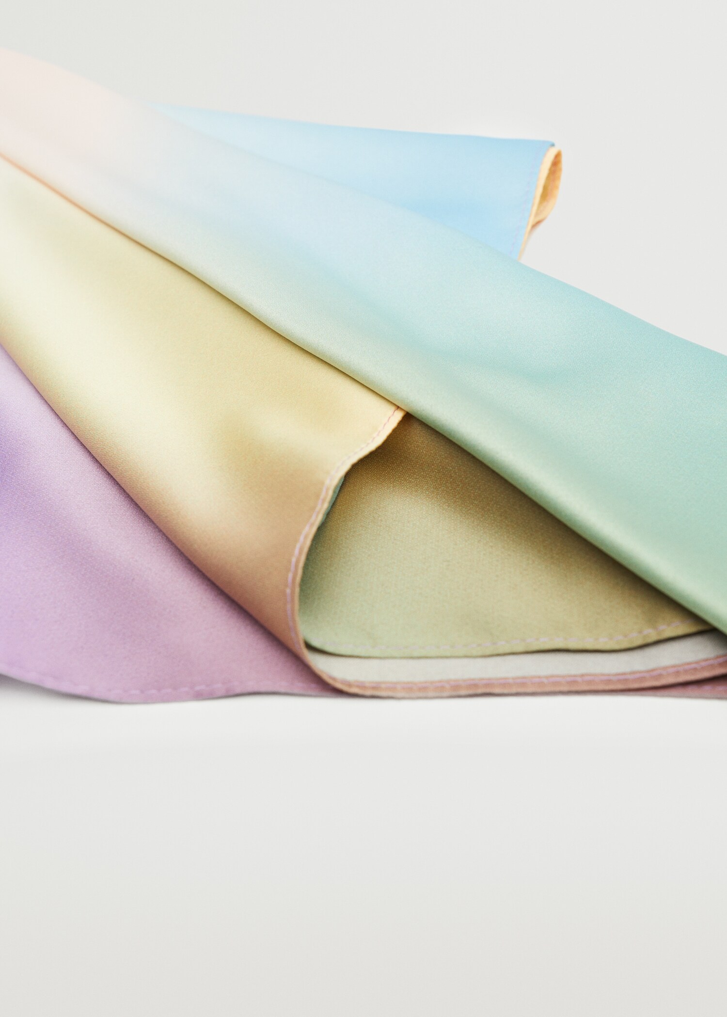 Foulard imprimé multicolore - Détail de l'article 2