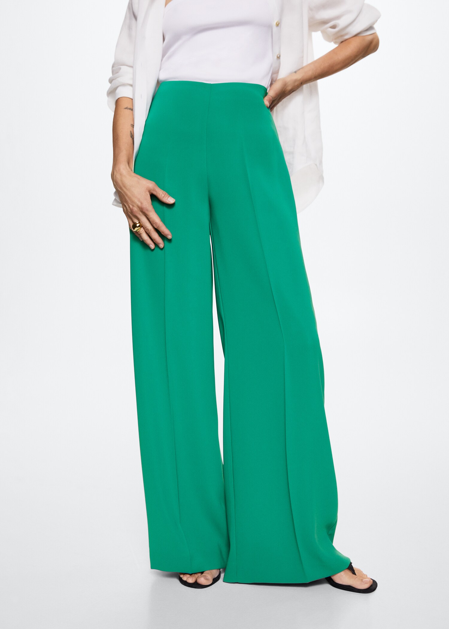 Pantalón palazzo tiro alto - Plano medio