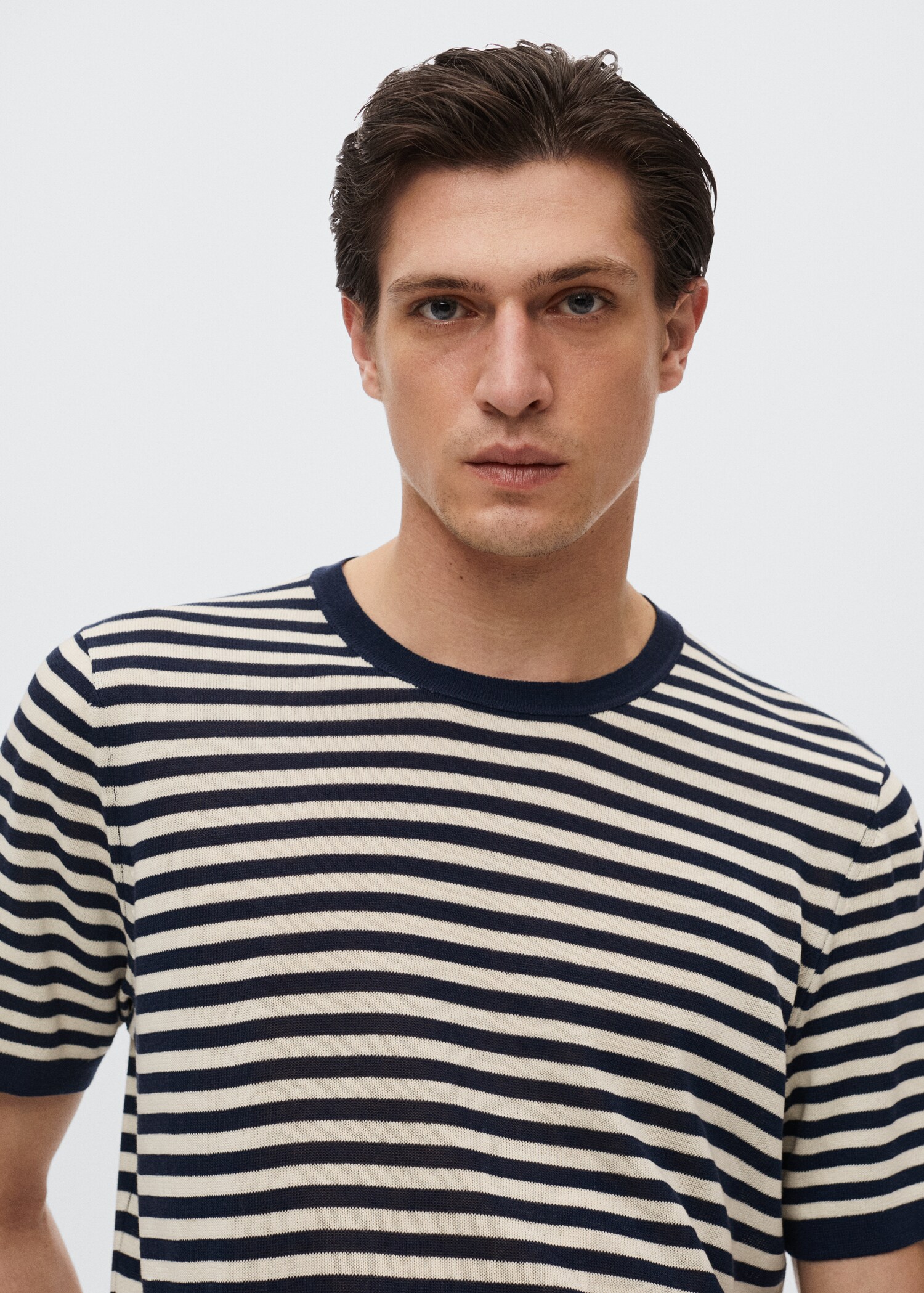 Striped linen-knit t-shirt - Details of the article 1