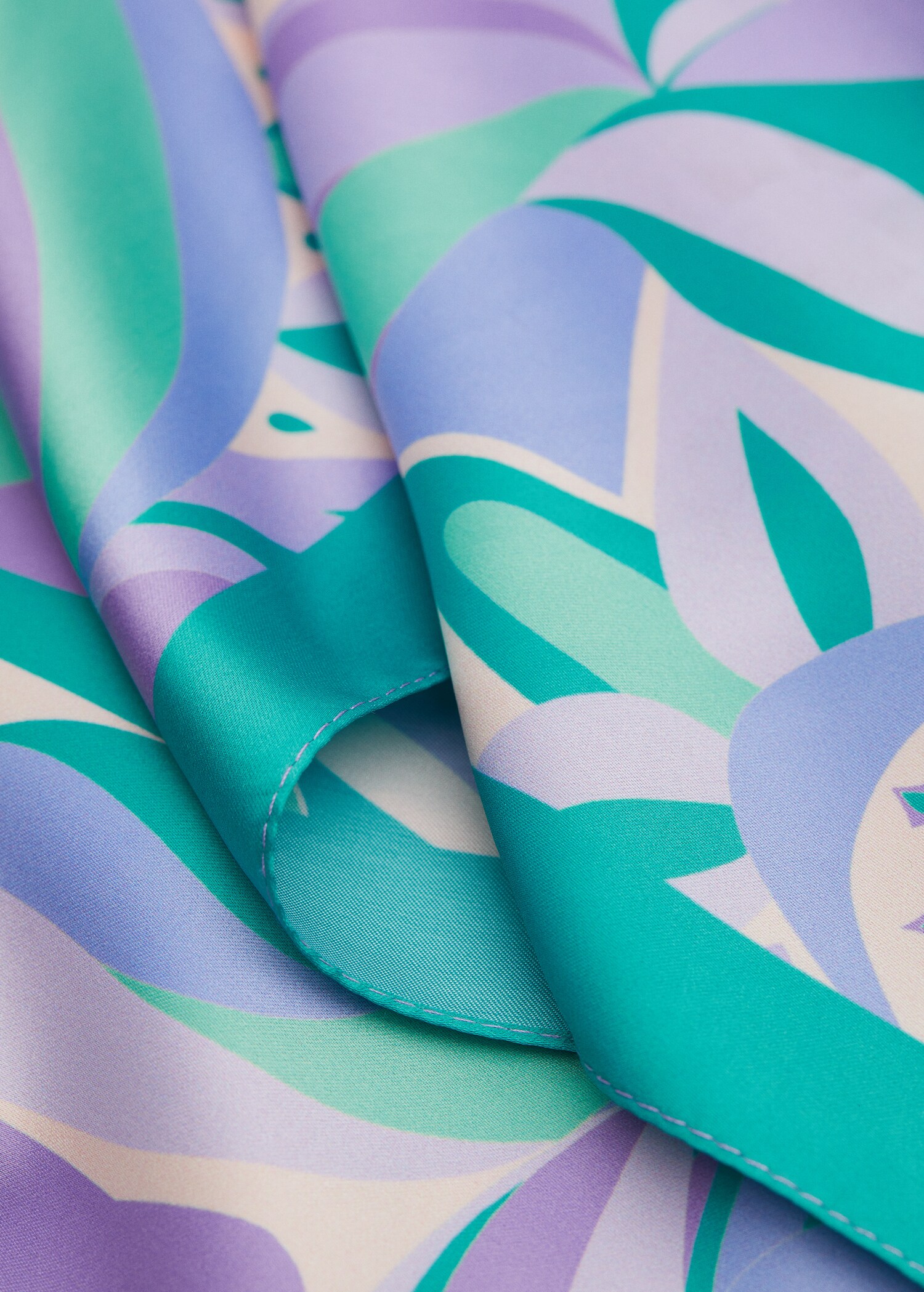 Foulard satiné imprimé - Détail de l'article 2