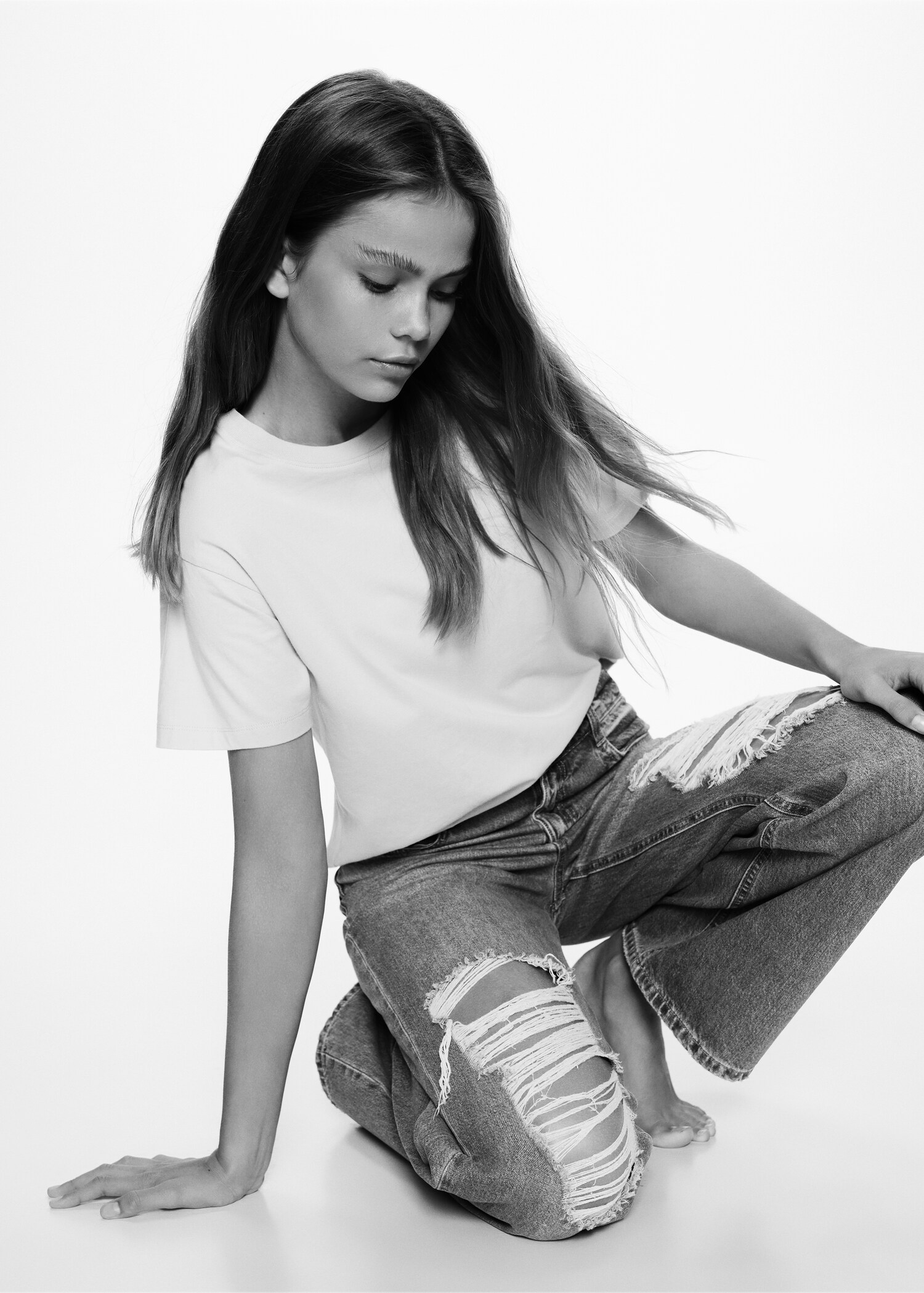 Jeans wideleg rotos decorativos - Plano medio