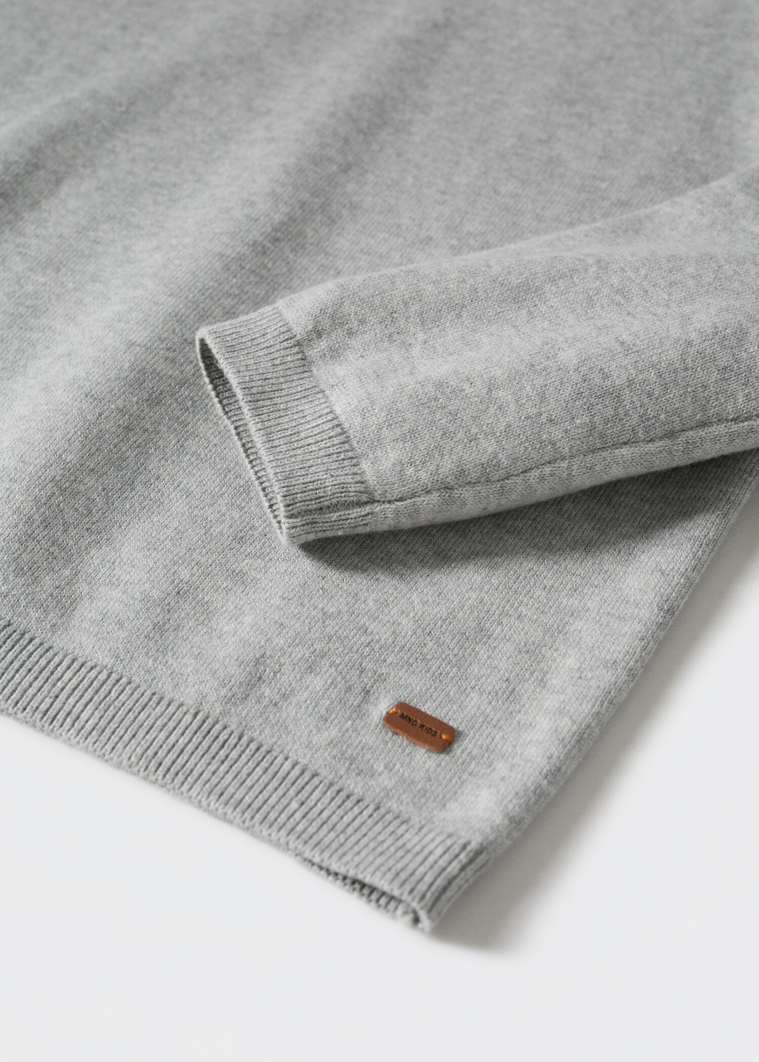 V-neck sweater - Details of the article 8