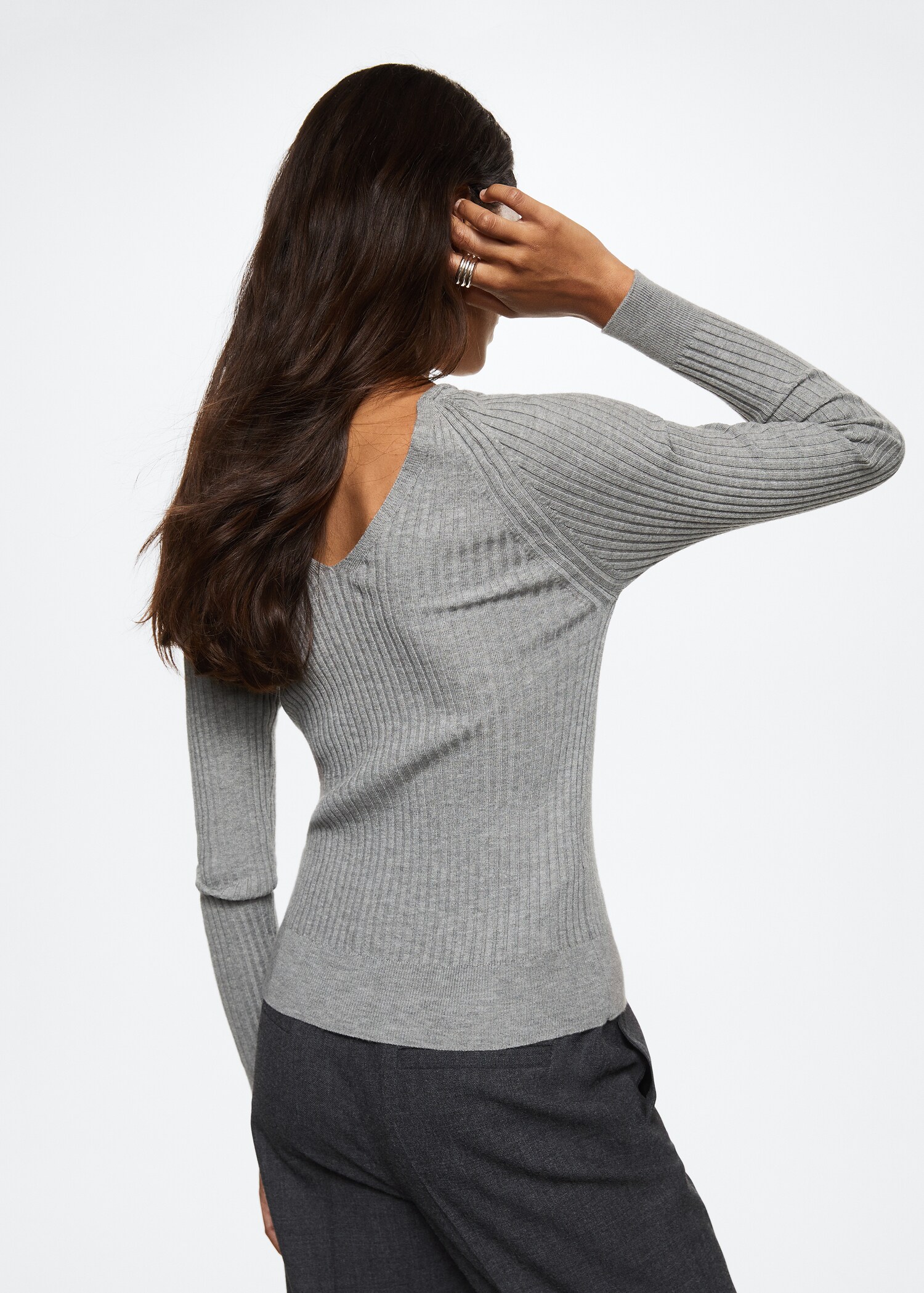Buttoned ribbed cardigan - Reverse of the article