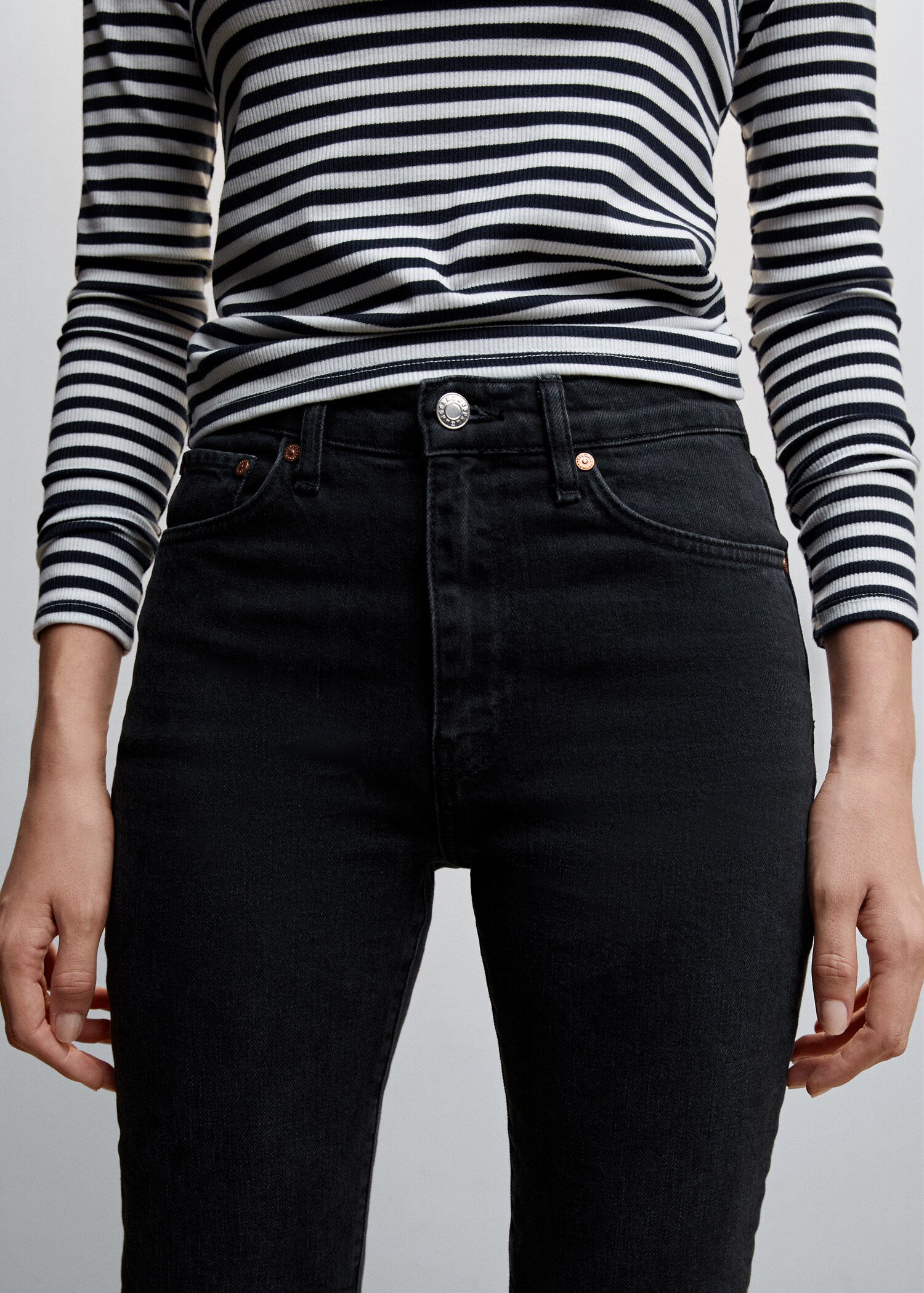 Slim cropped jeans - Details of the article 6