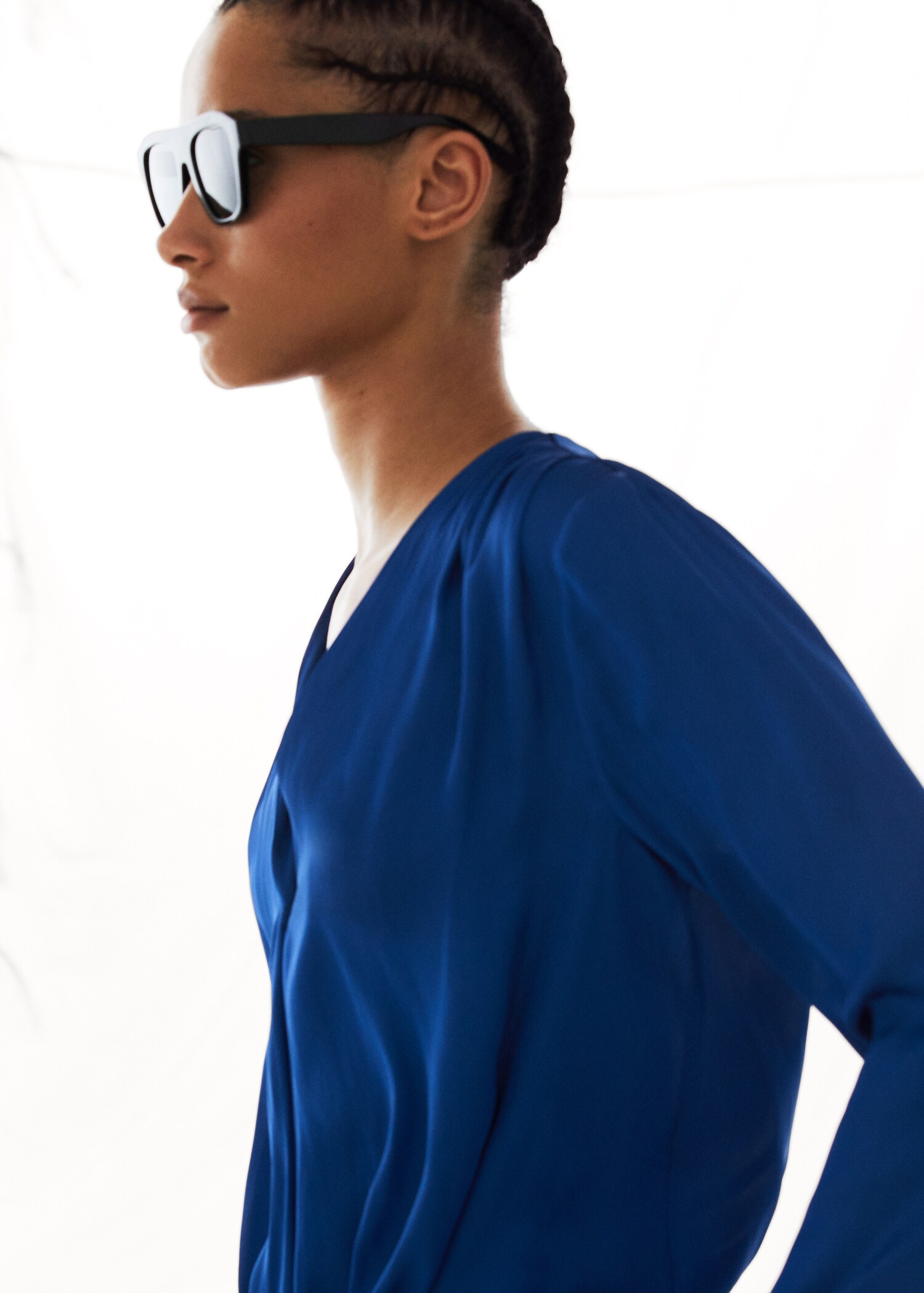 Wrap V-neckline blouse - Details of the article 6