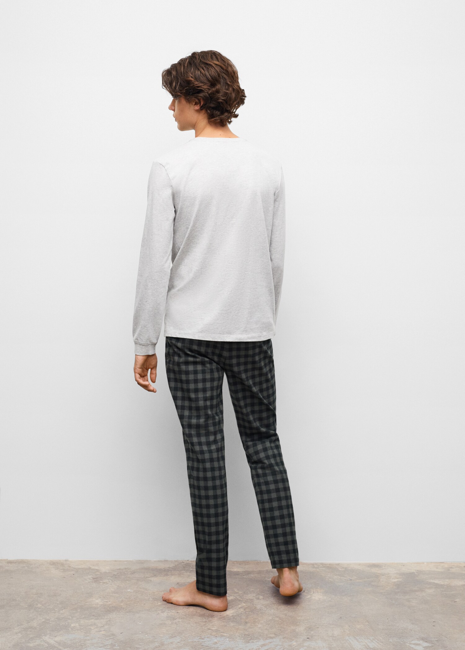 Pijama dos piezas largo cuadros - Reverso del artículo