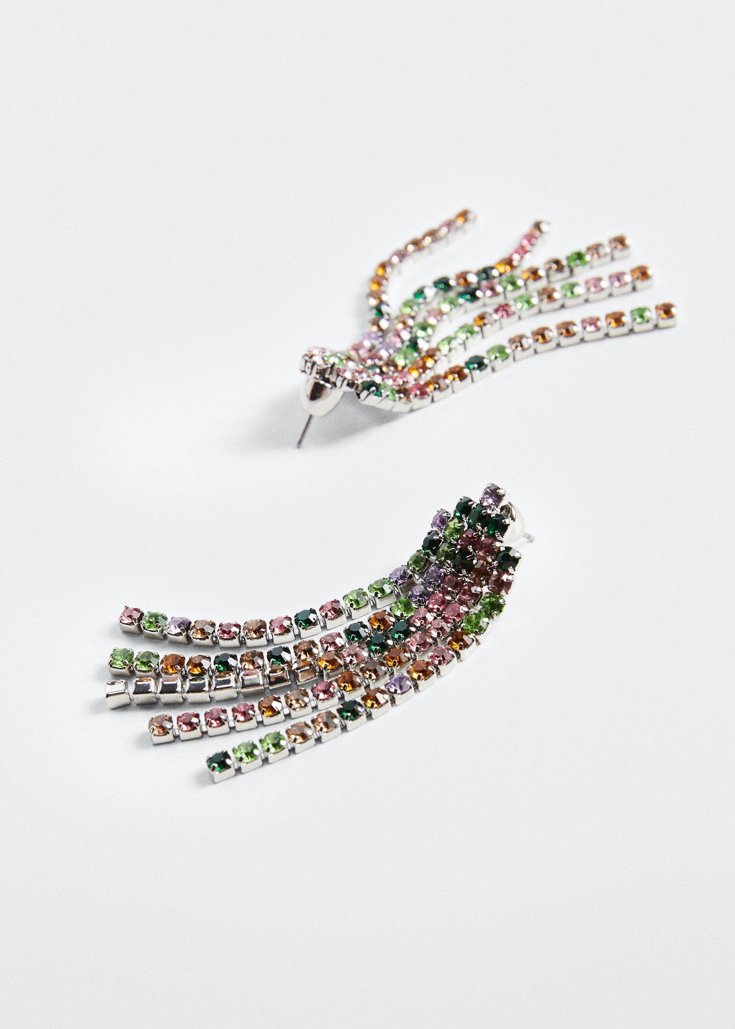 Boucles d’oreilles pendantes cristaux - Plan moyen
