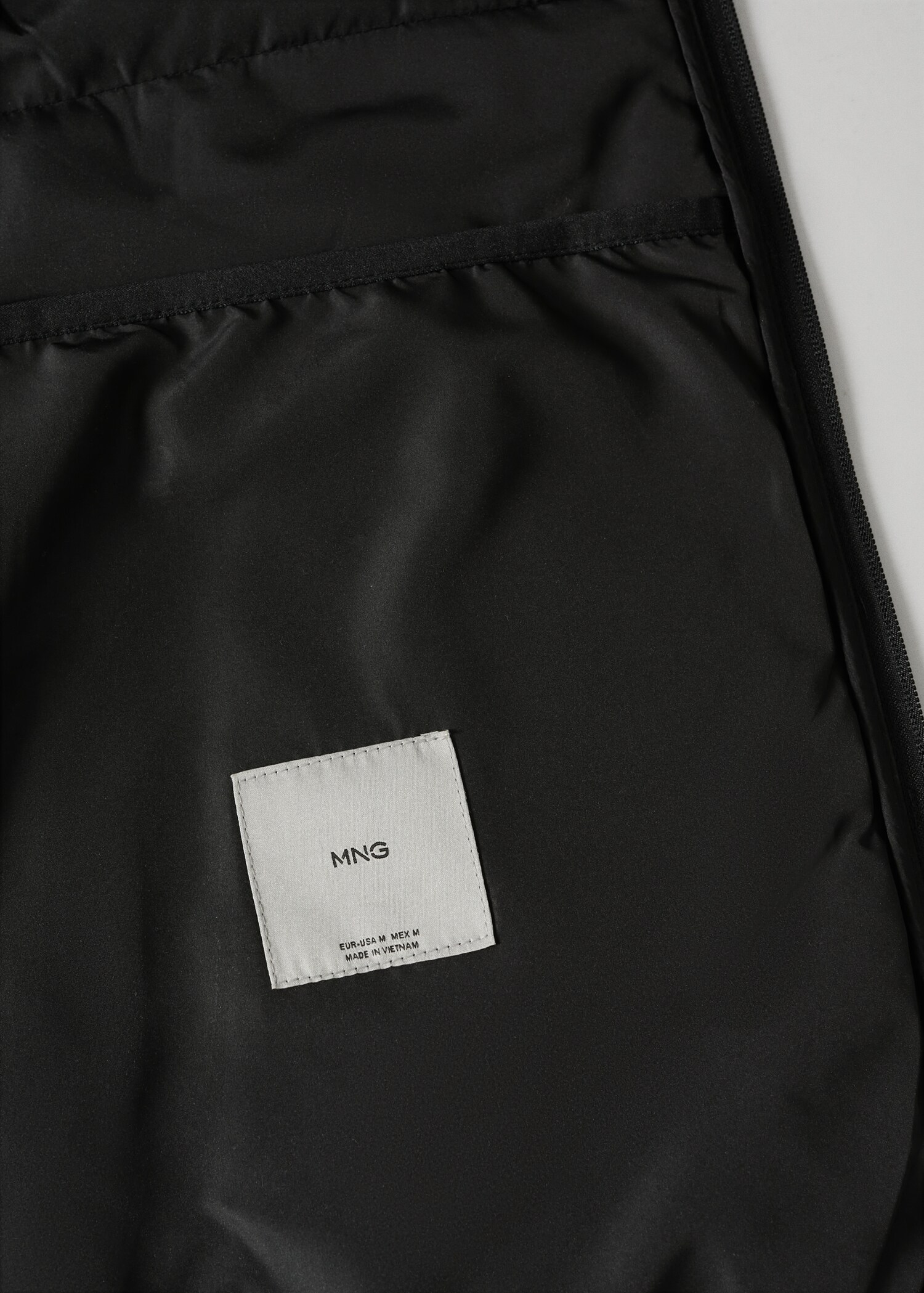 Ultra-light padded jacket - Details of the article 8