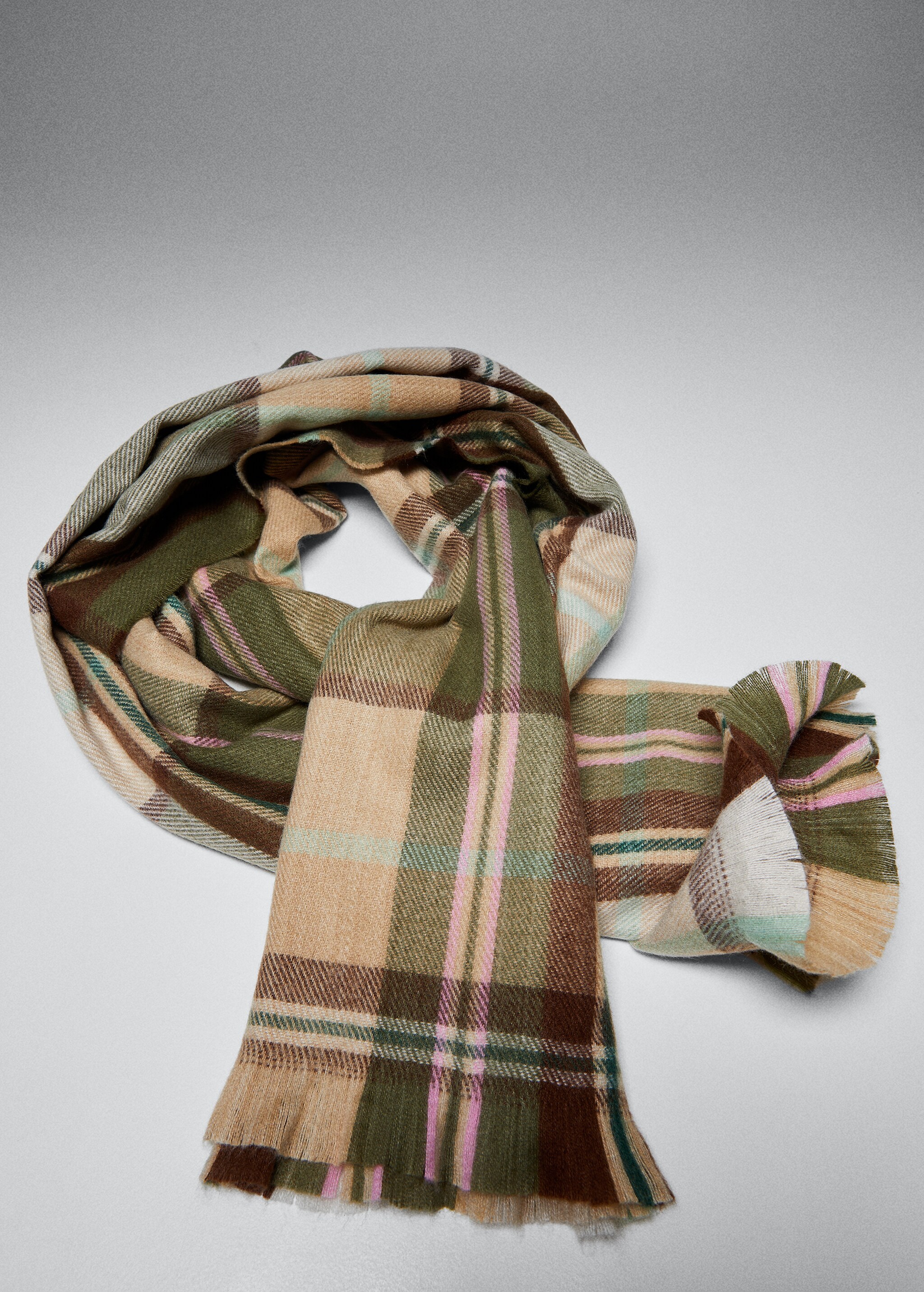Tricolour check scarf - Details of the article 5