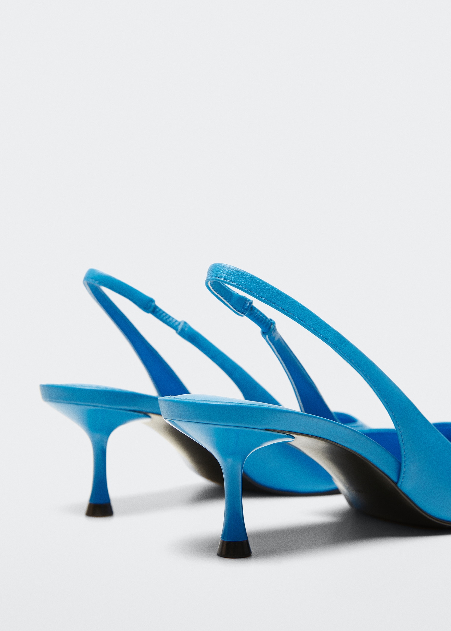 Heel leather shoes - Details of the article 1