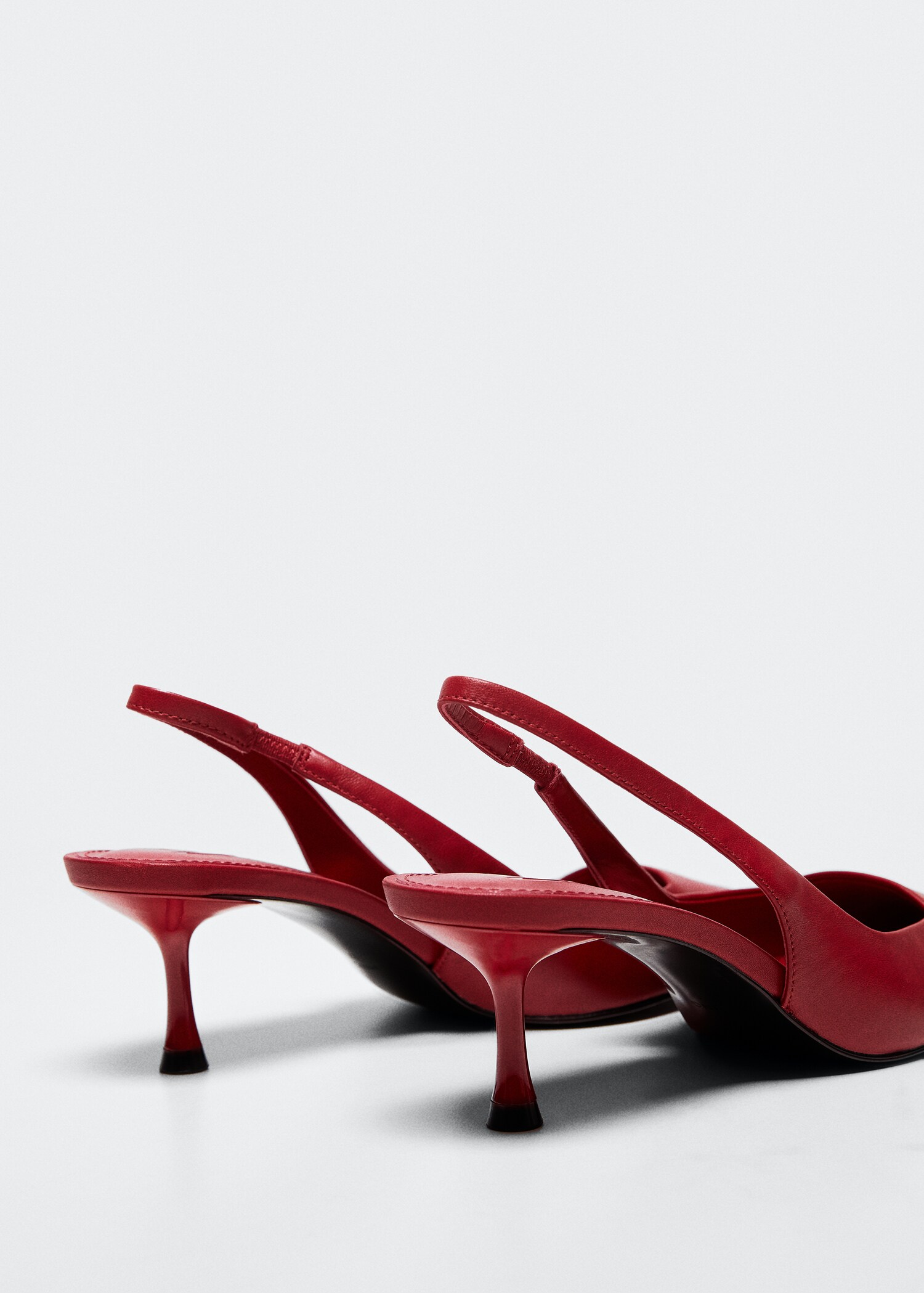Heel leather shoes - Details of the article 1