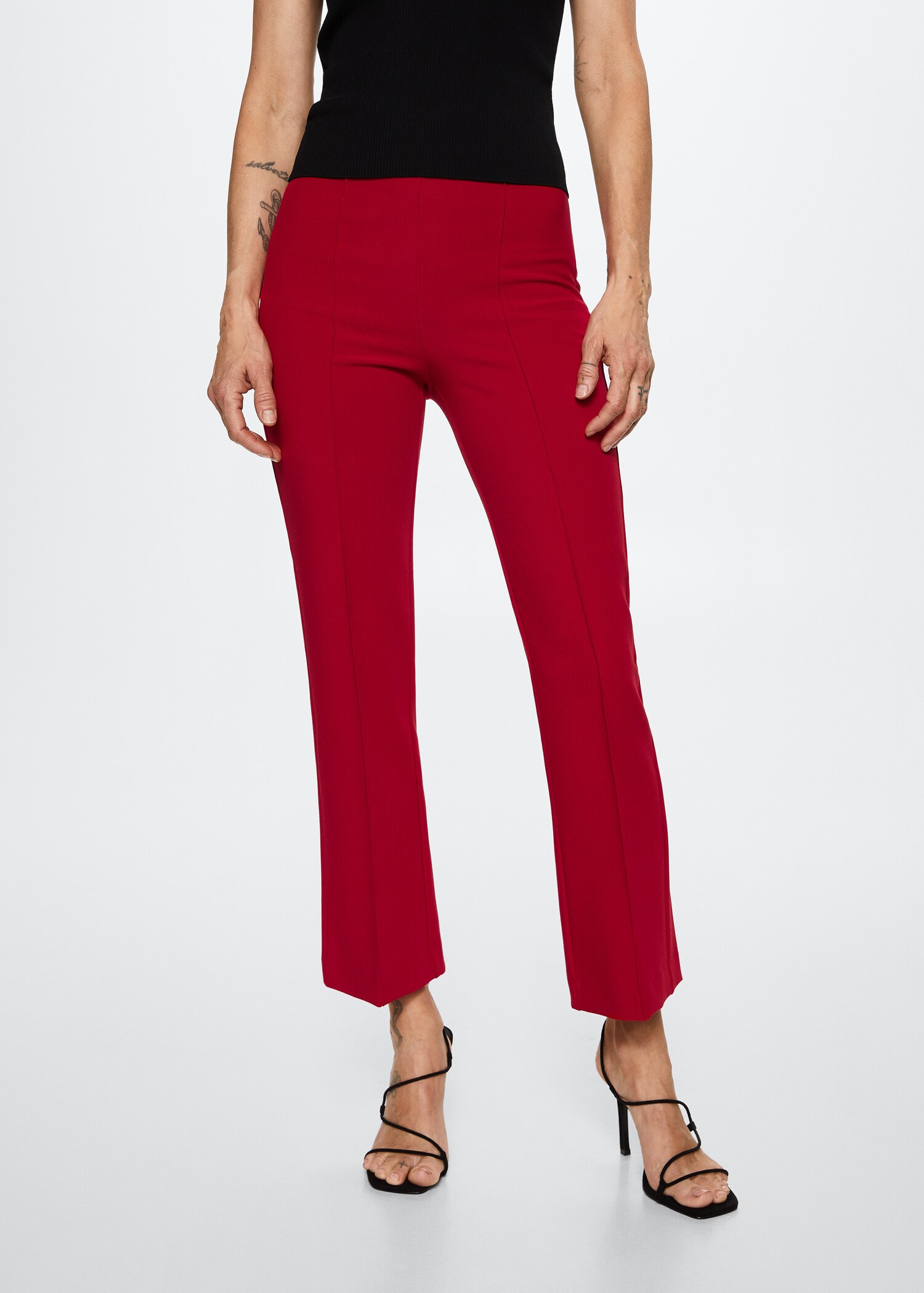 Pantalón flare crop - Plano medio