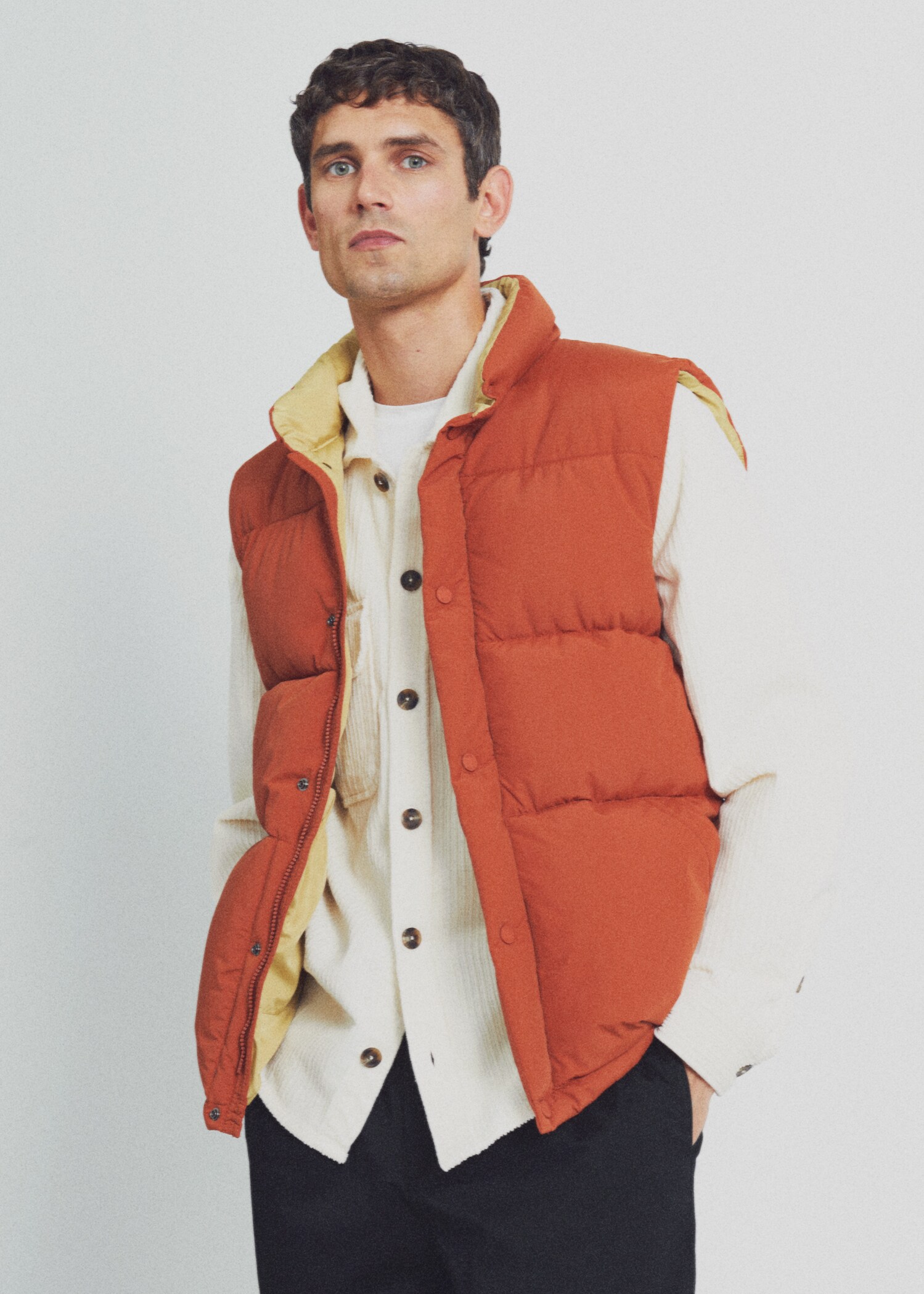 Water-repellent quilted gilet - Details of the article 5