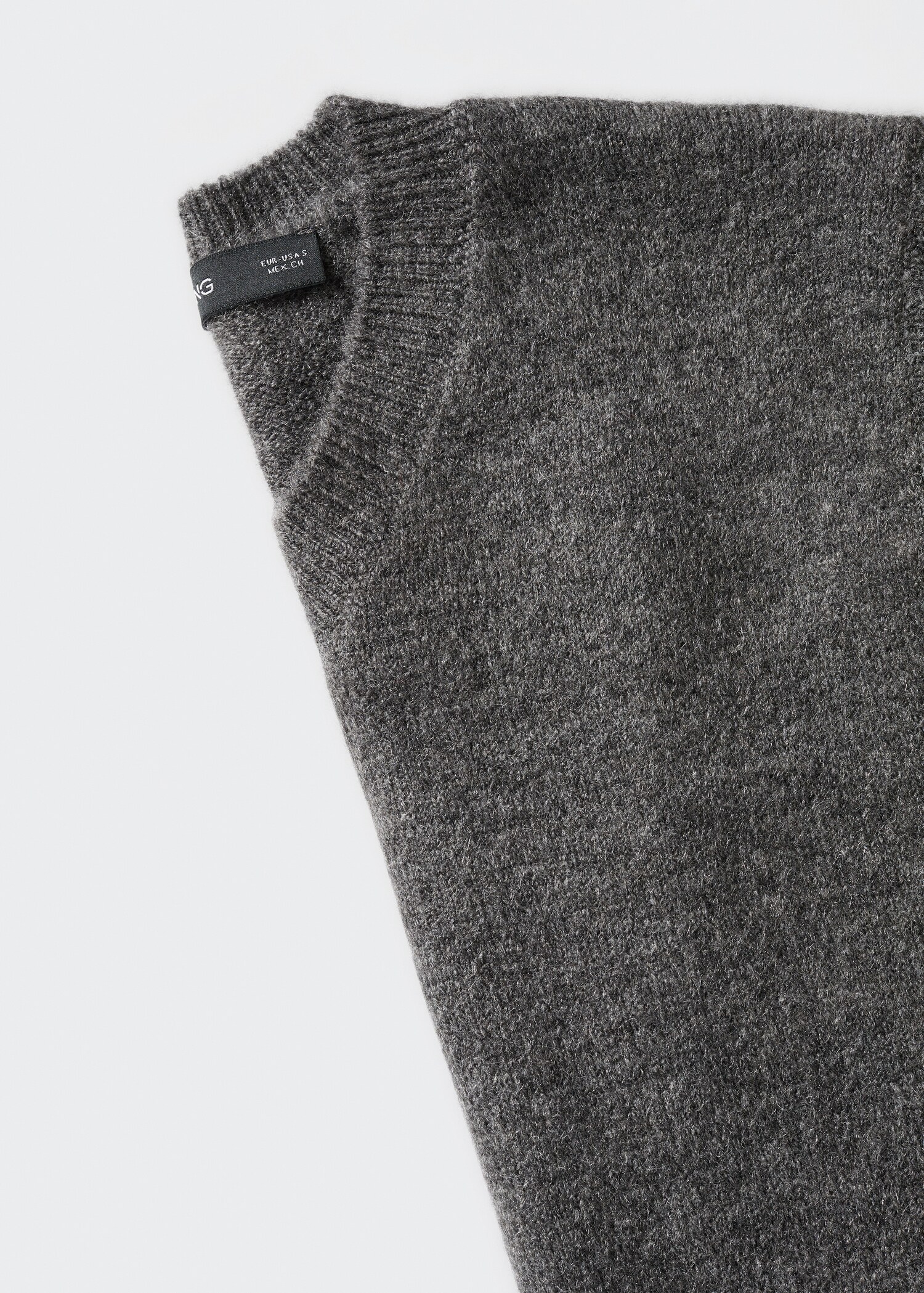 V-neck knitted gilet - Details of the article 8