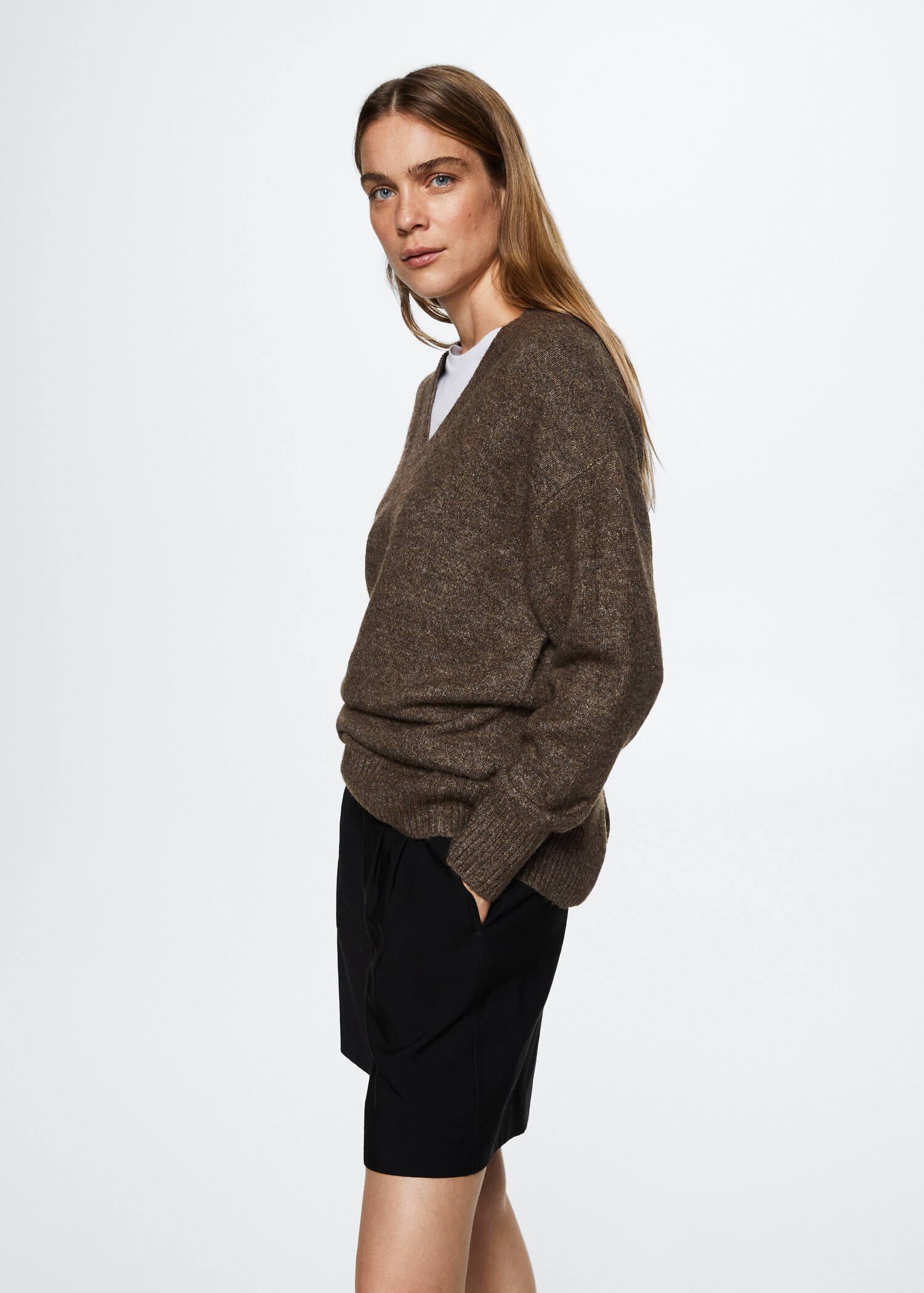 Pull-over à col en V - Plan moyen