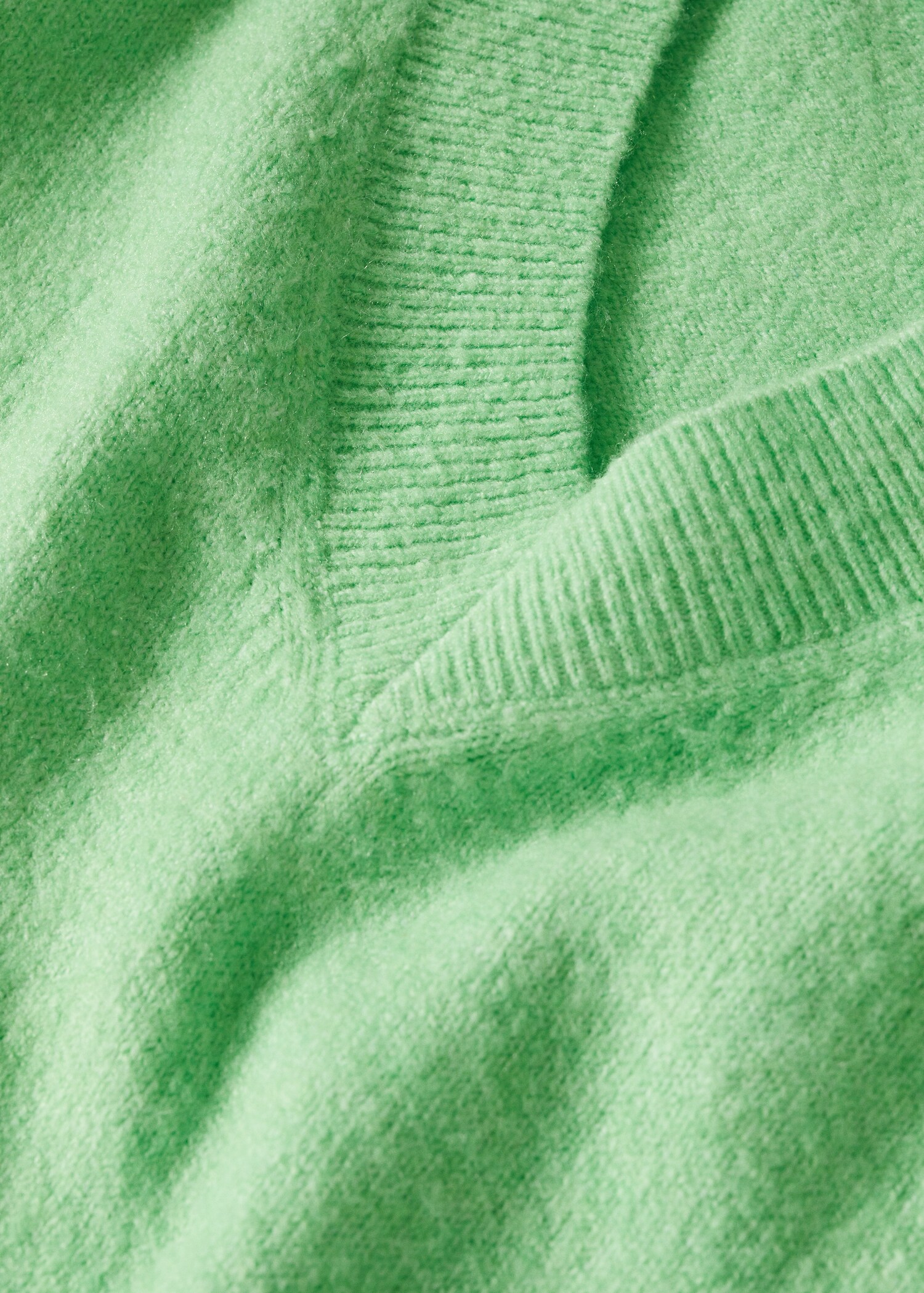 Pullover mit V-Ausschnitt - Detail des Artikels 8