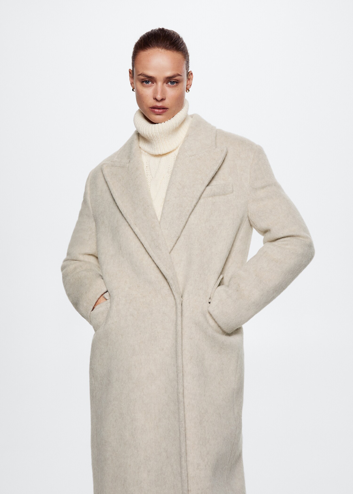 Manteau laine fausse fourrure - Plan moyen