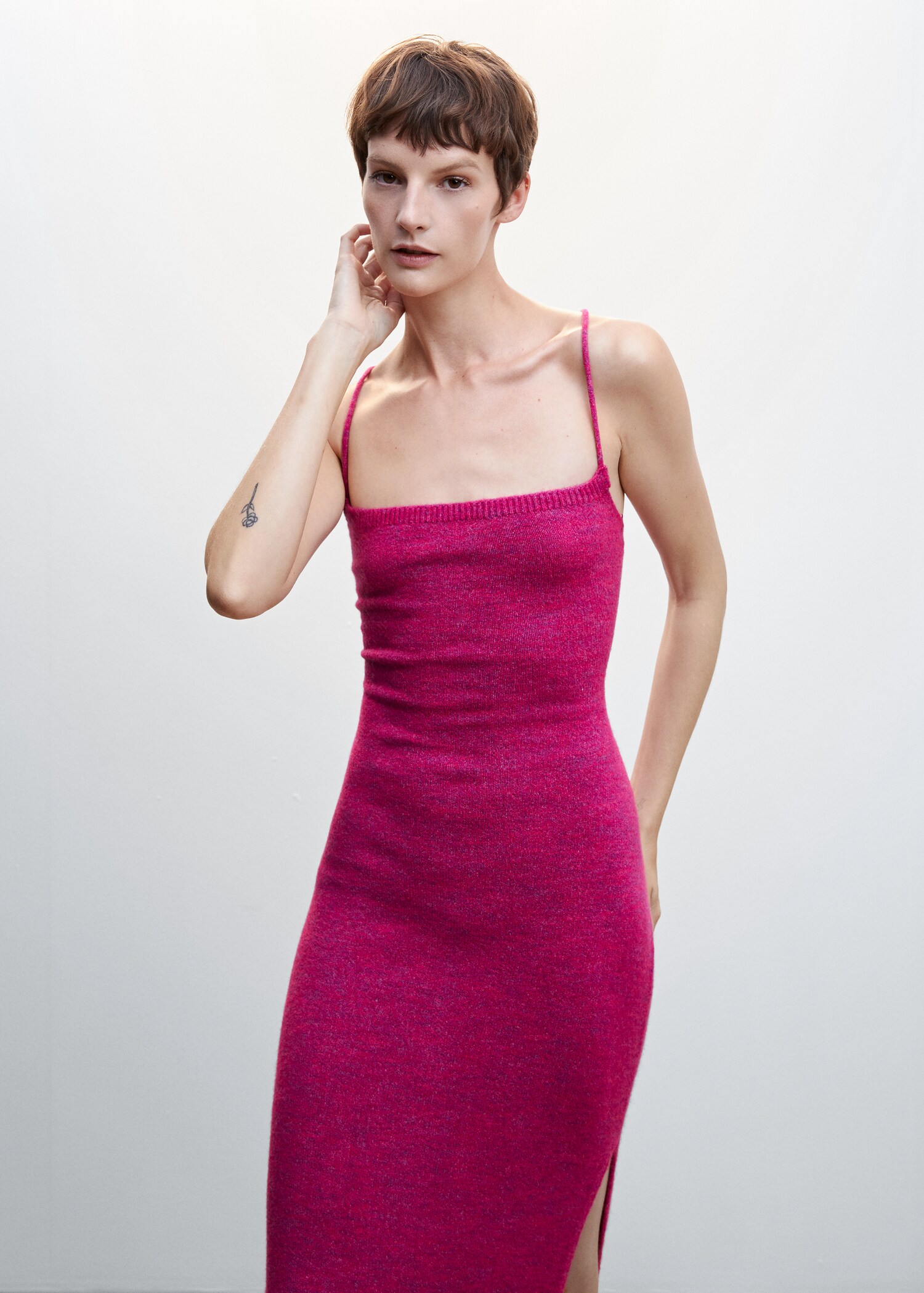 Cross-back knitted dress - Medium plane