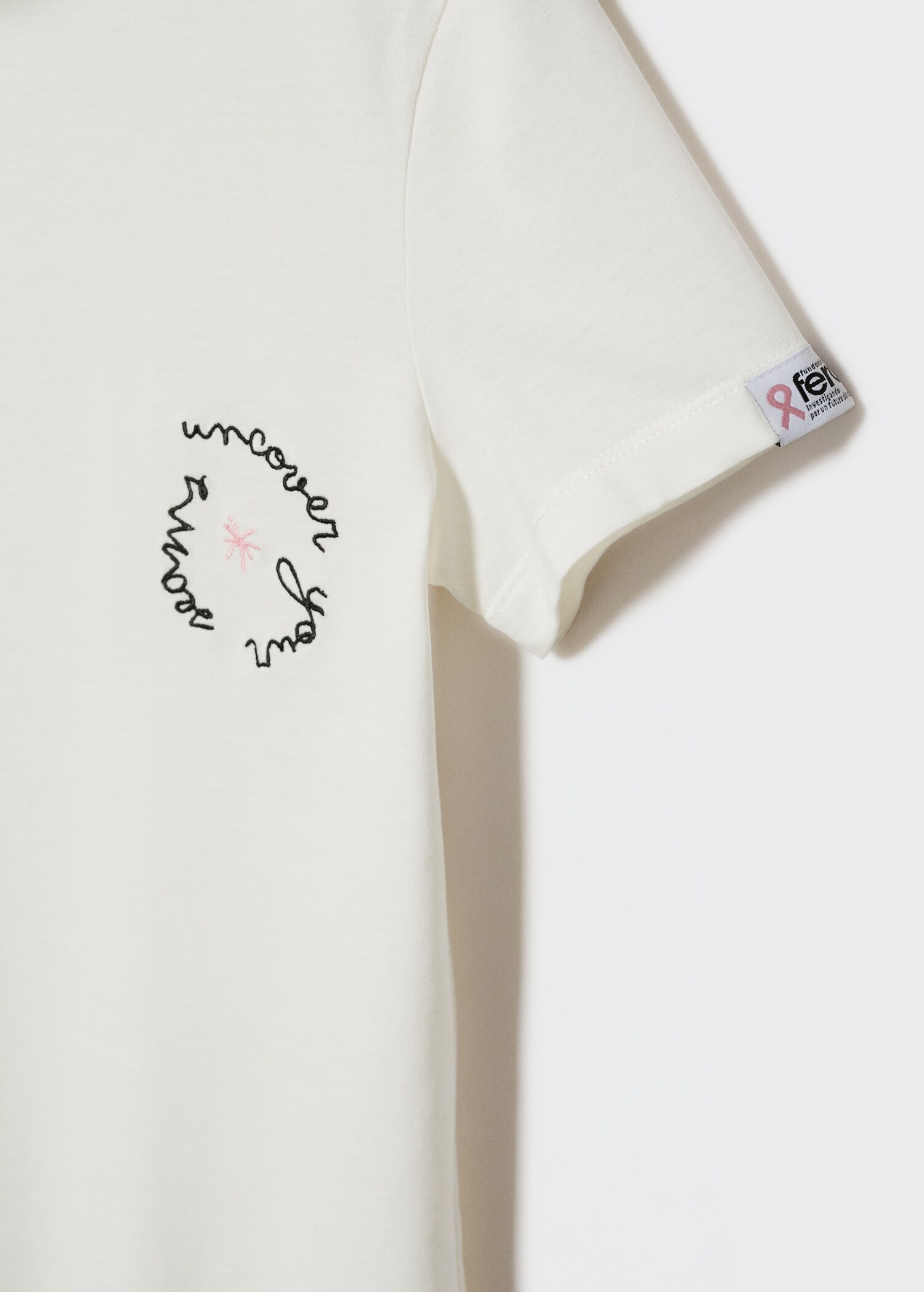 Solidarisk t-skjorte med brodert tekst - Artikkeldetalj 0