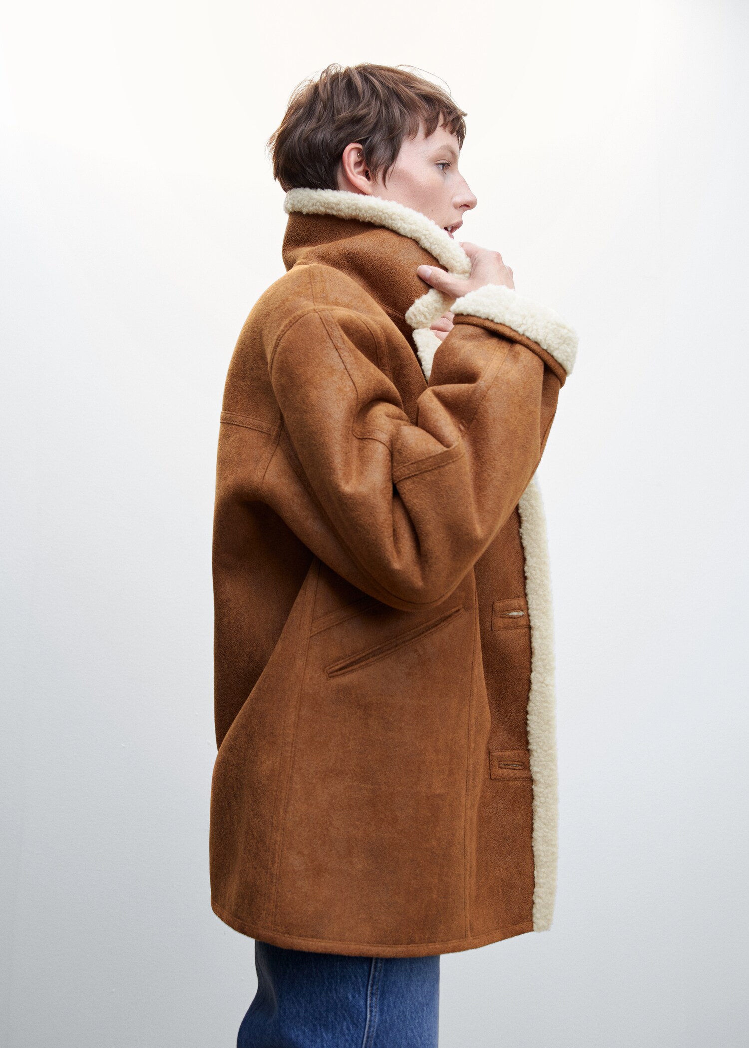 Oversized shearling-lined coat - Details of the article 2