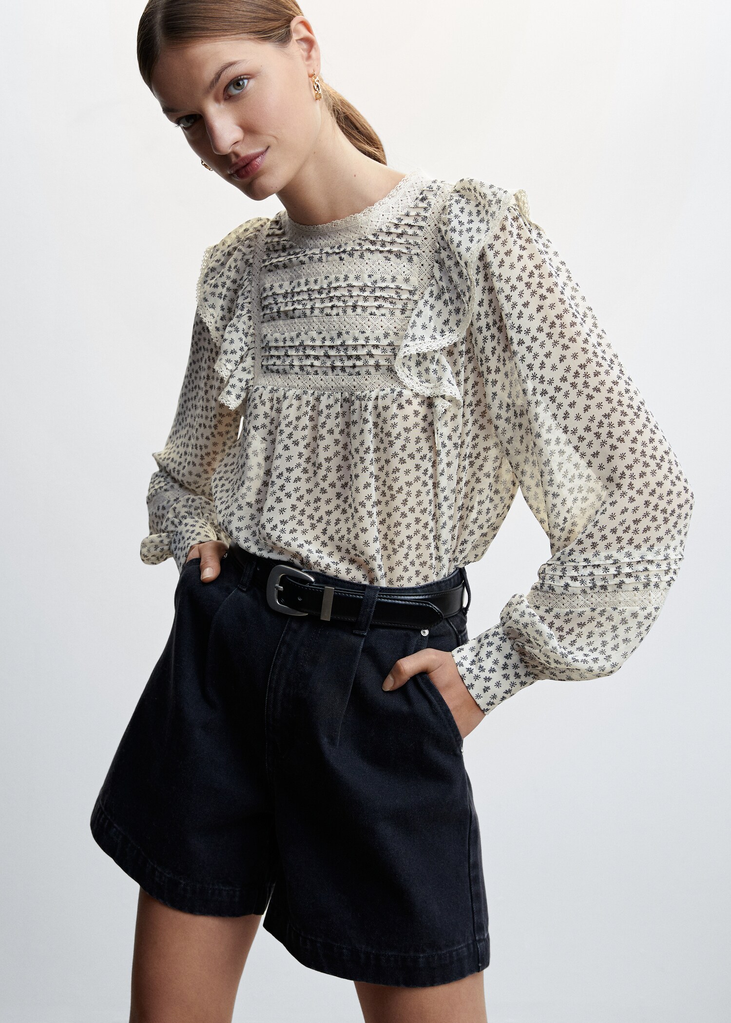 Floral-print blouse with ruffles - Medium plane