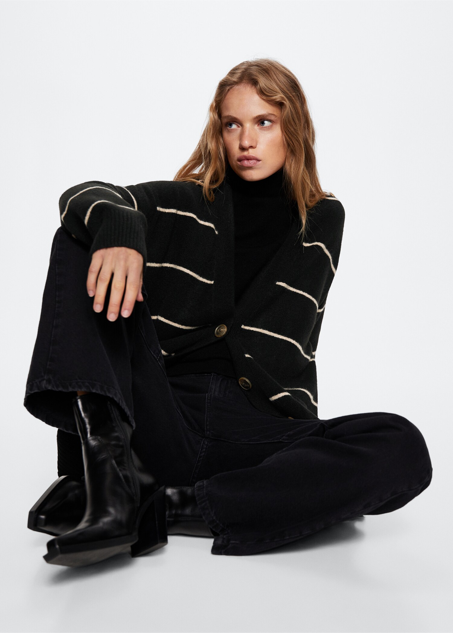 Striped cardigan with buttons - Details of the article 2