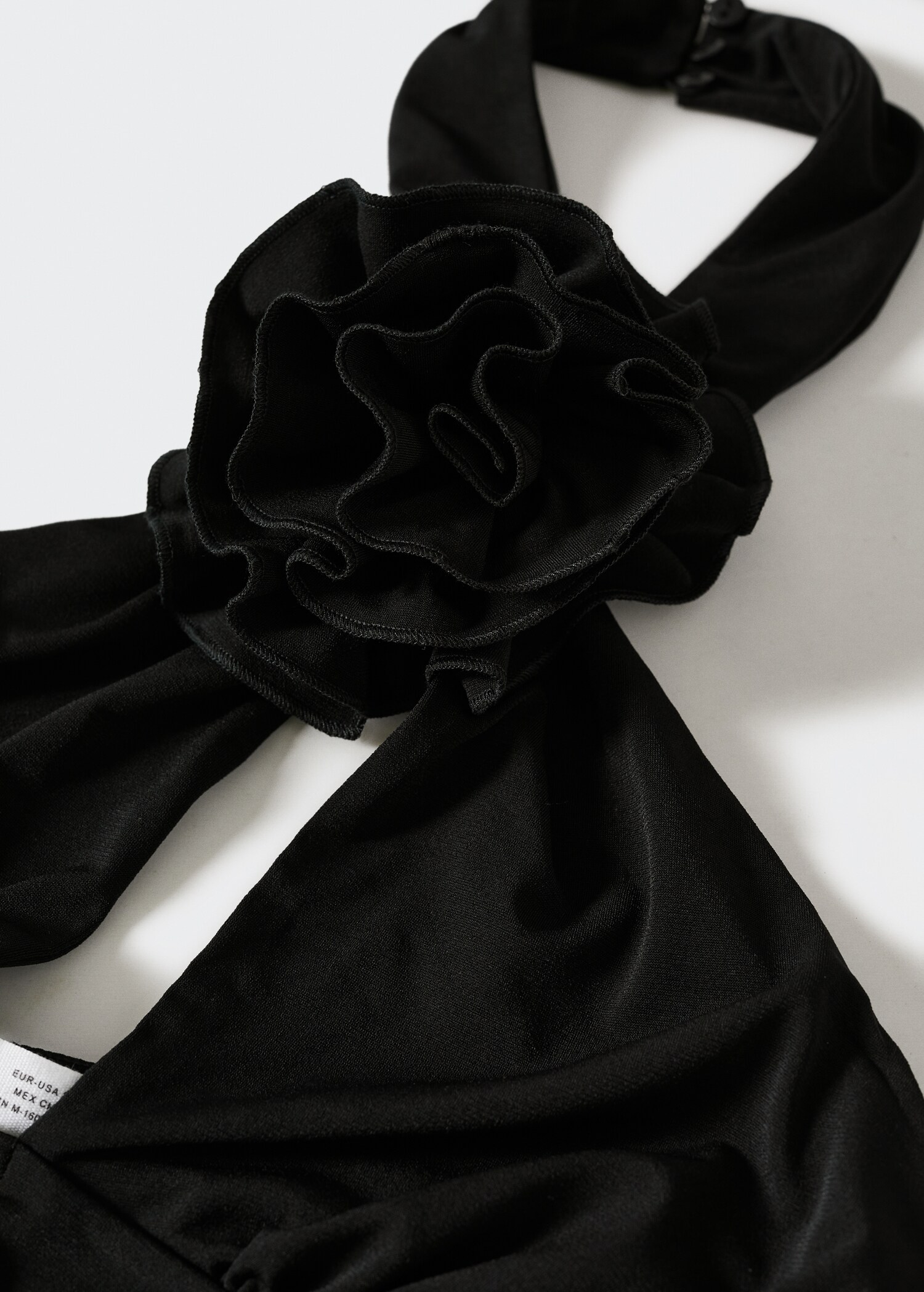 Gathered dress with flower detail - Details of the article 8