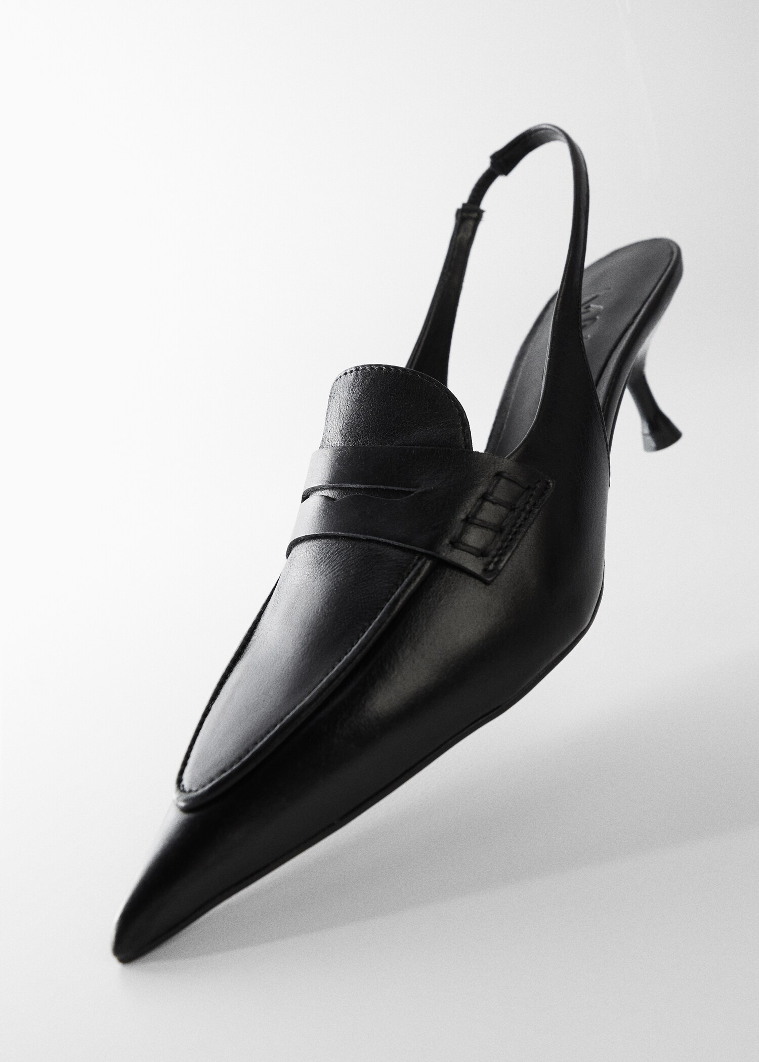 Pointed toe leather shoes - Details of the article 5