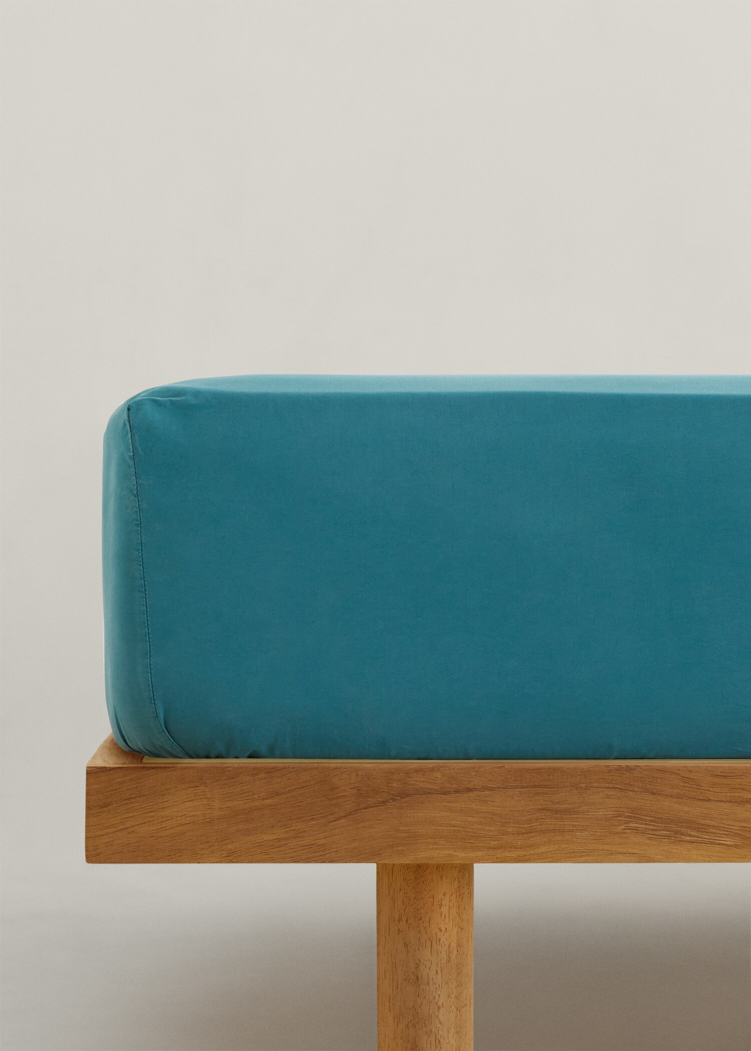 Washed cotton fitted sheet 35x79 in - Article without model