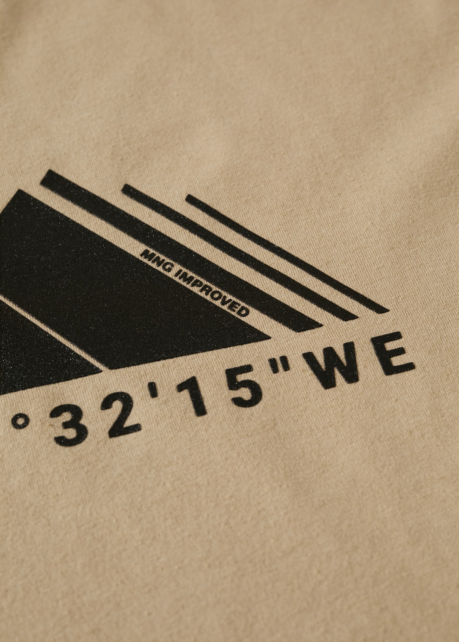 Printed breathable t-shirt - Details of the article 7