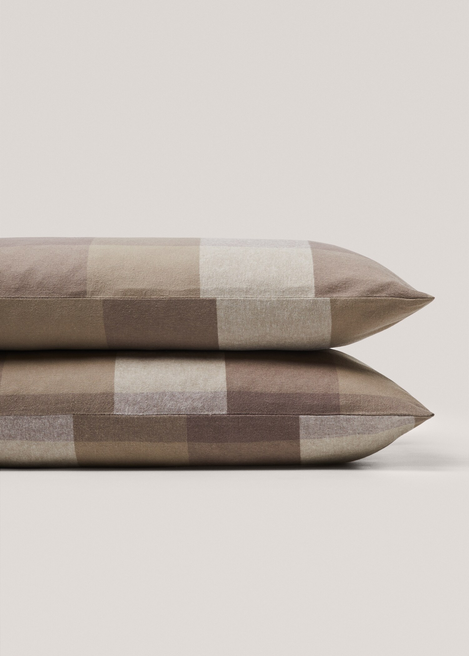 Funda de almohada franela cuadros 50x75cm (Pack de dos) - Plano medio