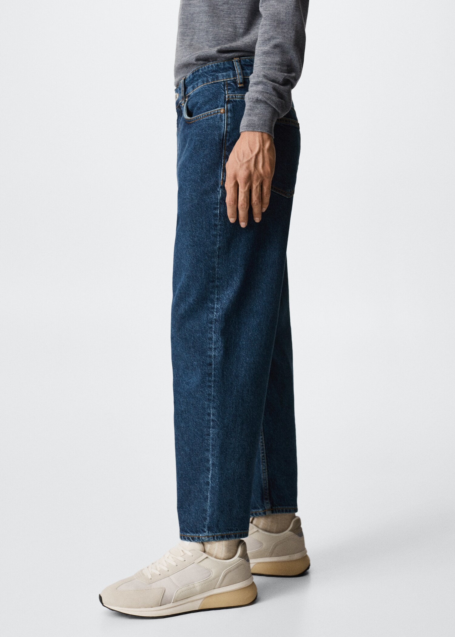 Tapered loose cropped jeans - Details of the article 2