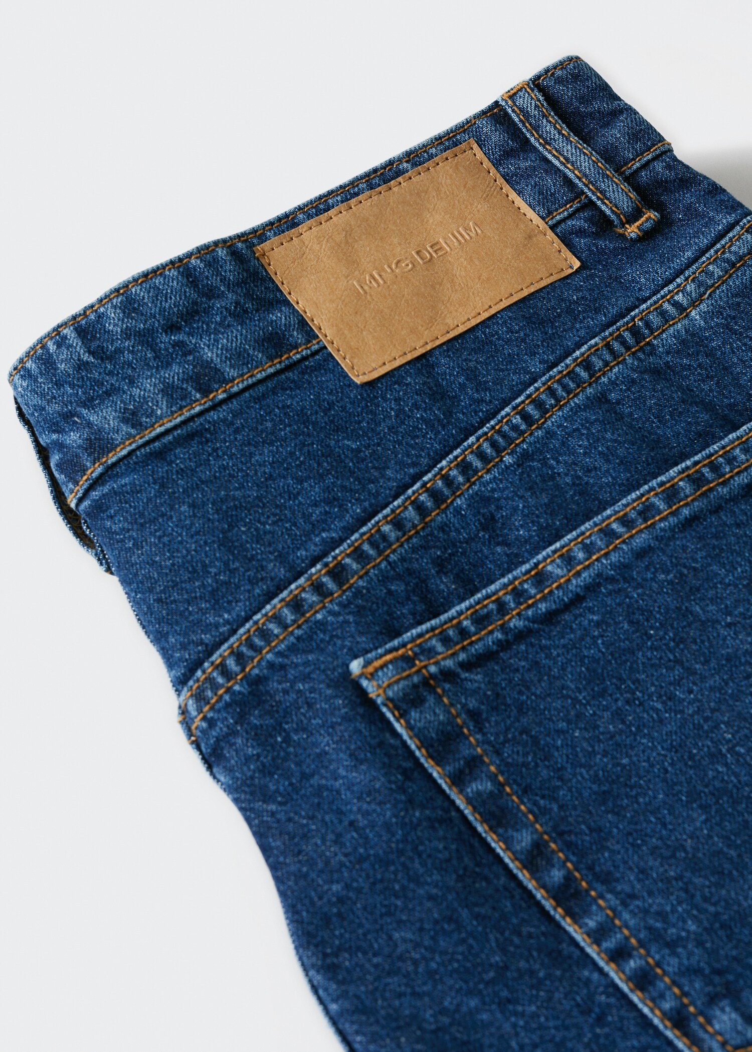 Tapered loose cropped jeans - Details of the article 7